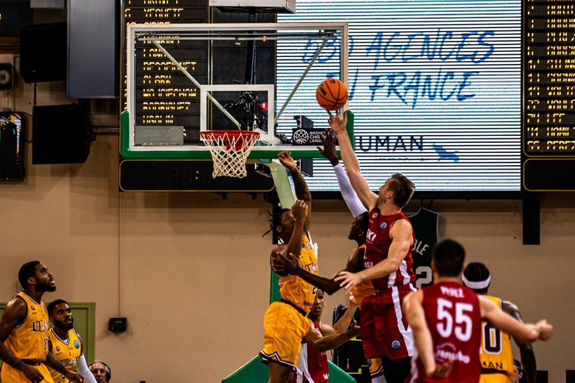 El Manresa arrancó la Champions con una gran victoria en Francia/FIBA PHOTO.
