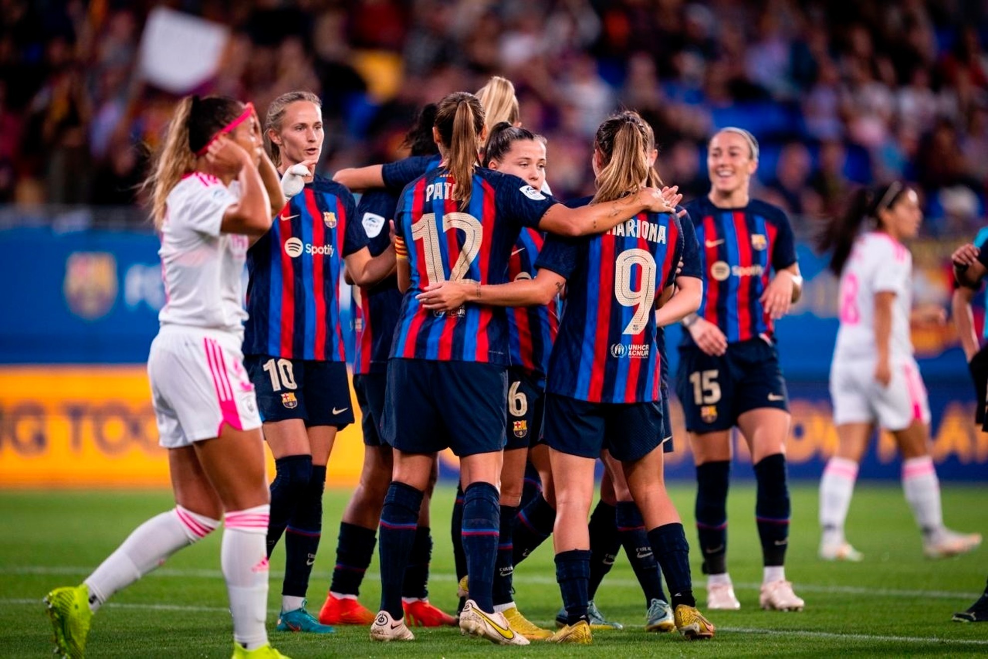 Jugadoras del FC Barcelona Femenino celebrando un gol en la Liga F