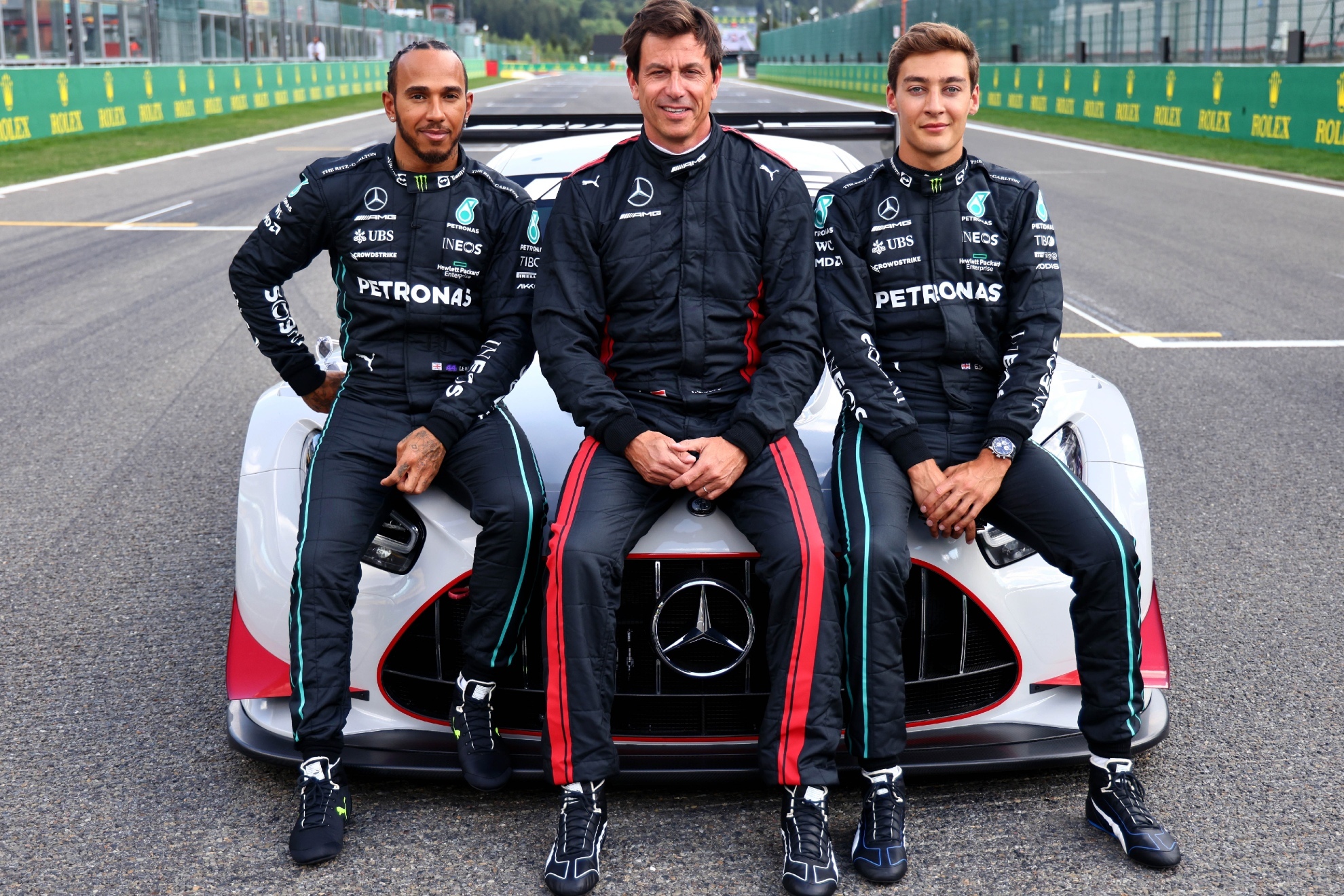 Hamilton, Wolff y Russell. / MERCEDES AMG-F1