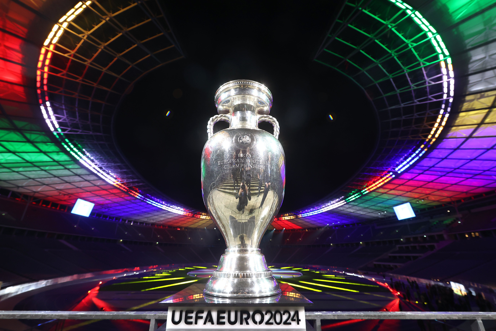 El trofeo en el Olympiastadion de Berlín durante la presentación de la EURO 2024. | Getty Images