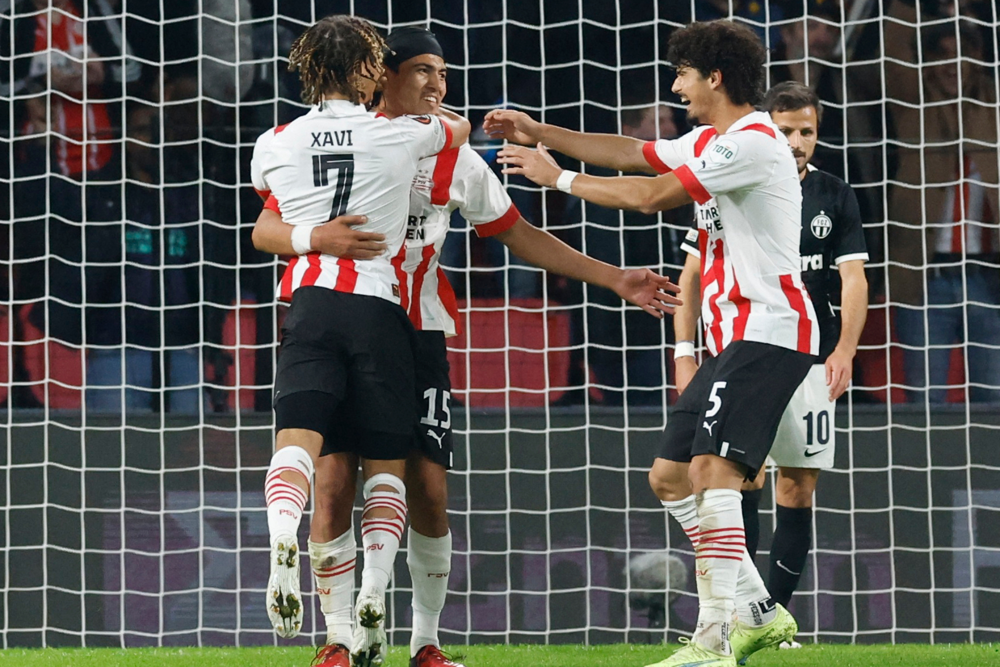 Erick Gutiérrez anota en la goleada sin piedad del PSV sobre el Zurich