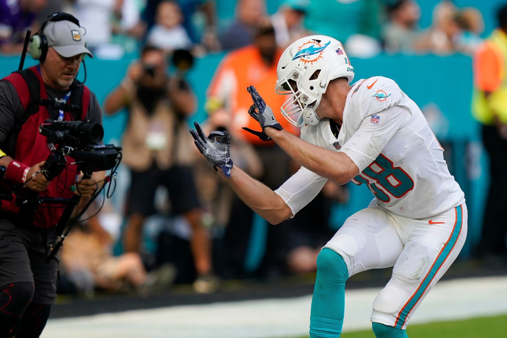 Mike Gesicky, Miami Dolphins tight end / AP