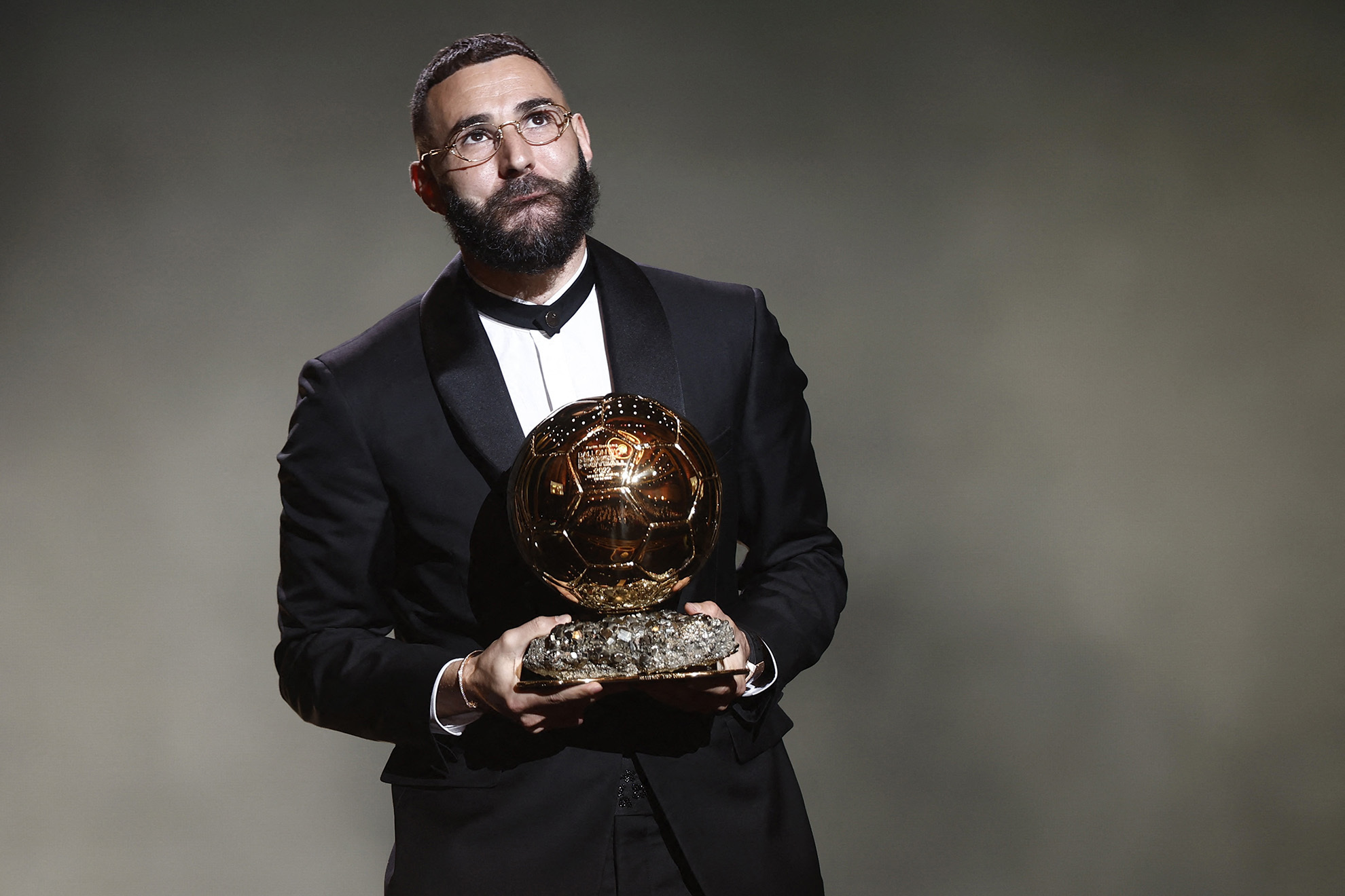Karim Benzema gana el Balón de Oro. Reuters