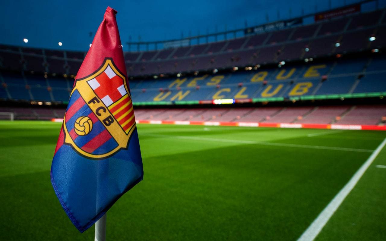 El Camp Nou estrena nuevo banderín votado por los fans