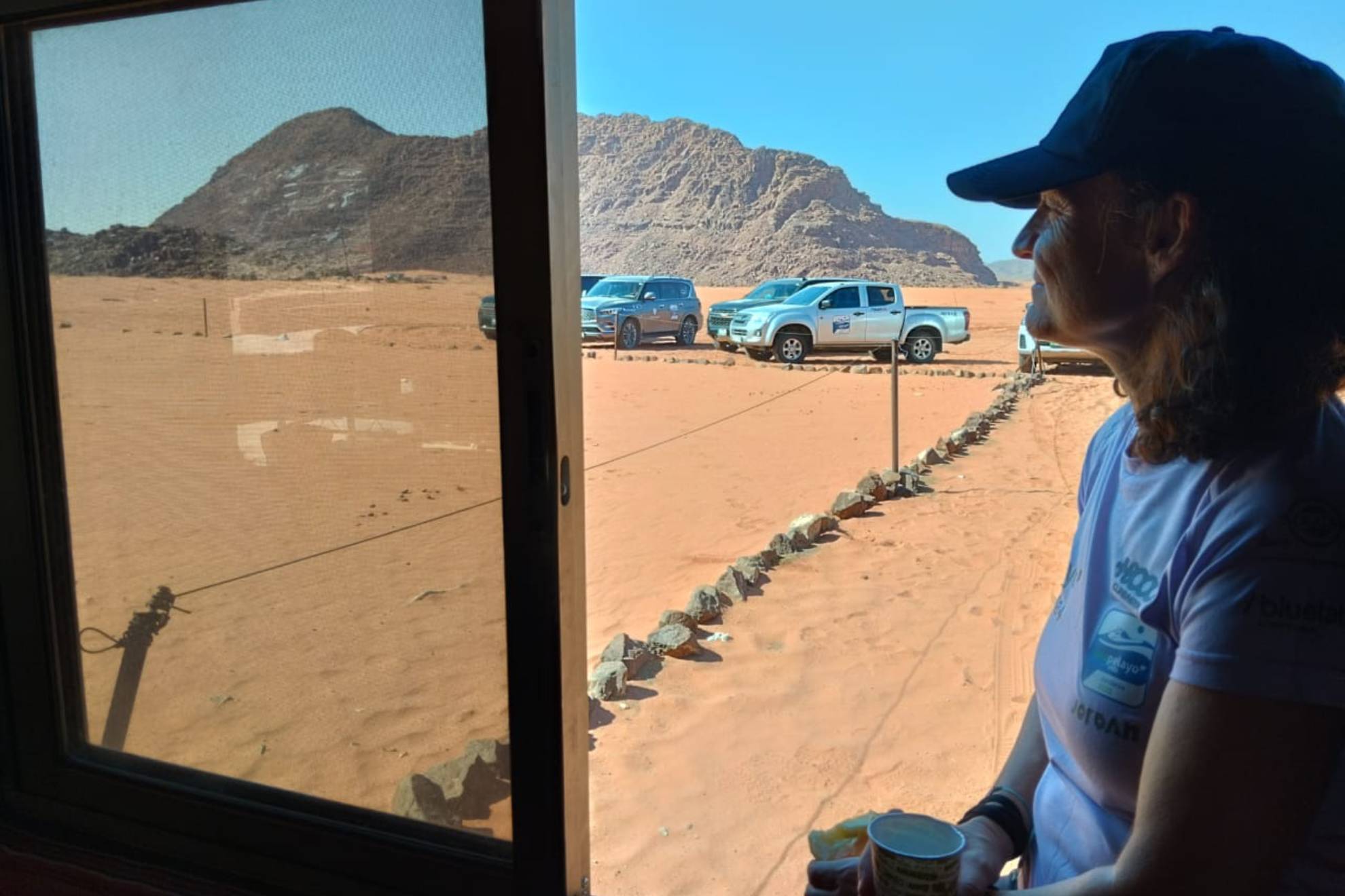 Nancy Rego posa en el campamento de Wadi Rum