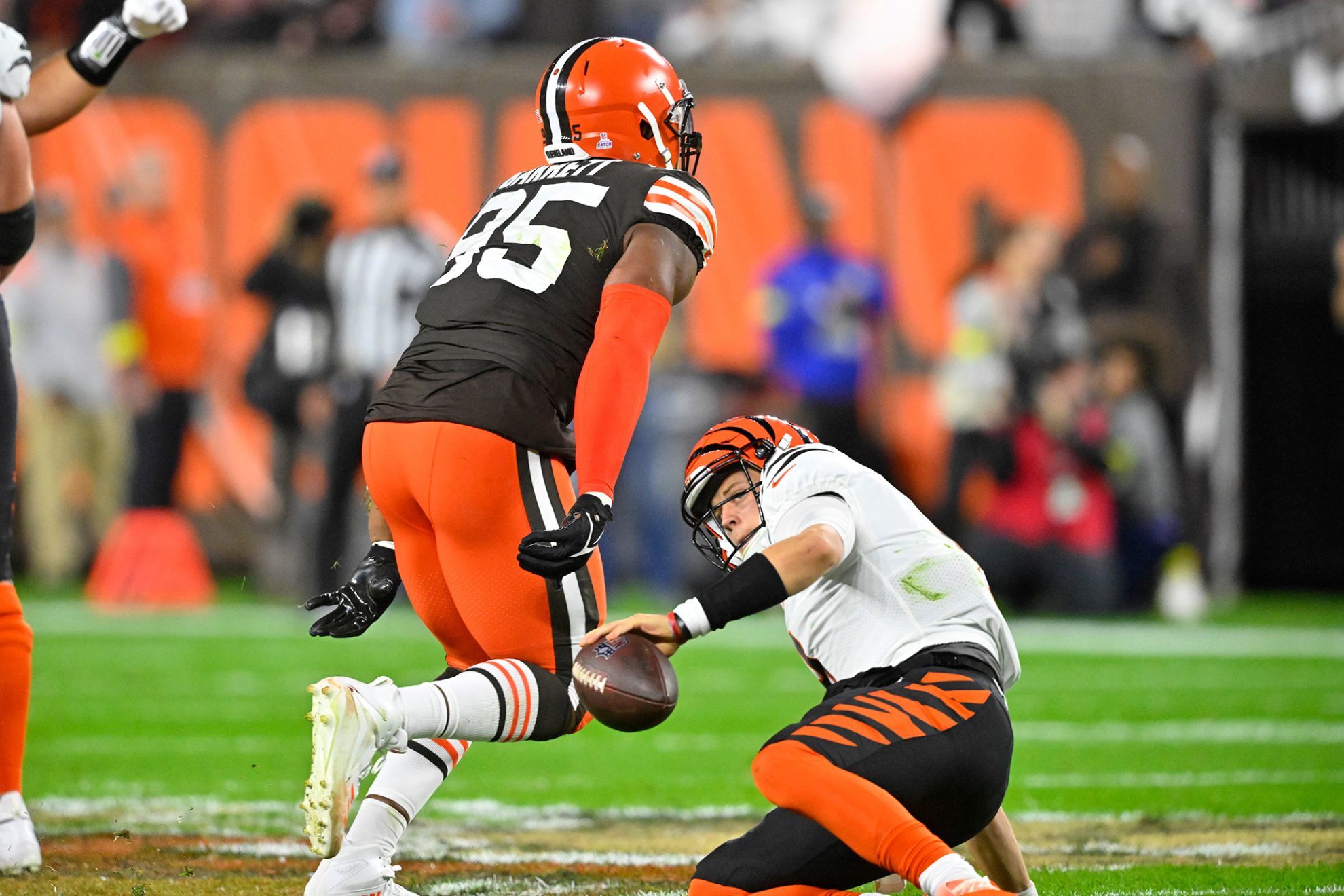 play the cleveland browns game