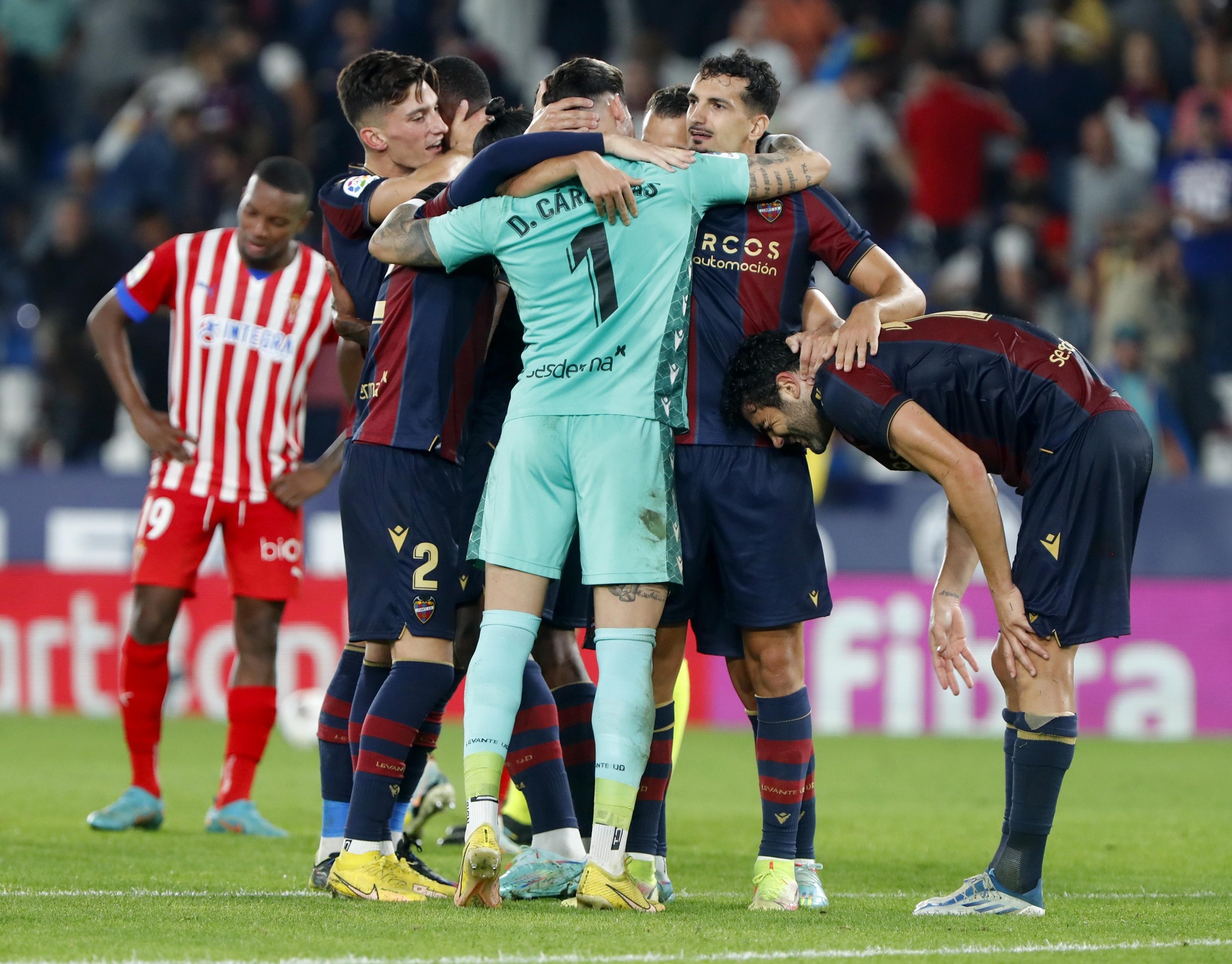 Los jugadores del Levante celebran la victoria sobre el  Sporting