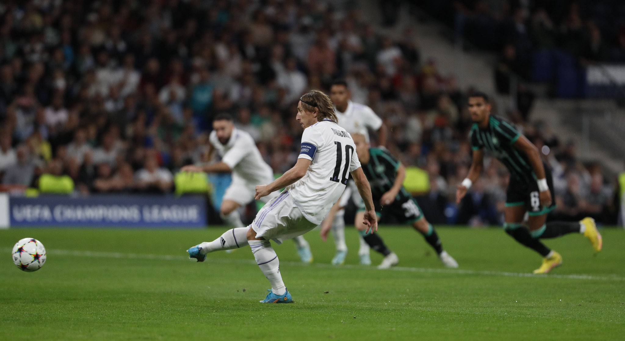 Modric scores from the spot 