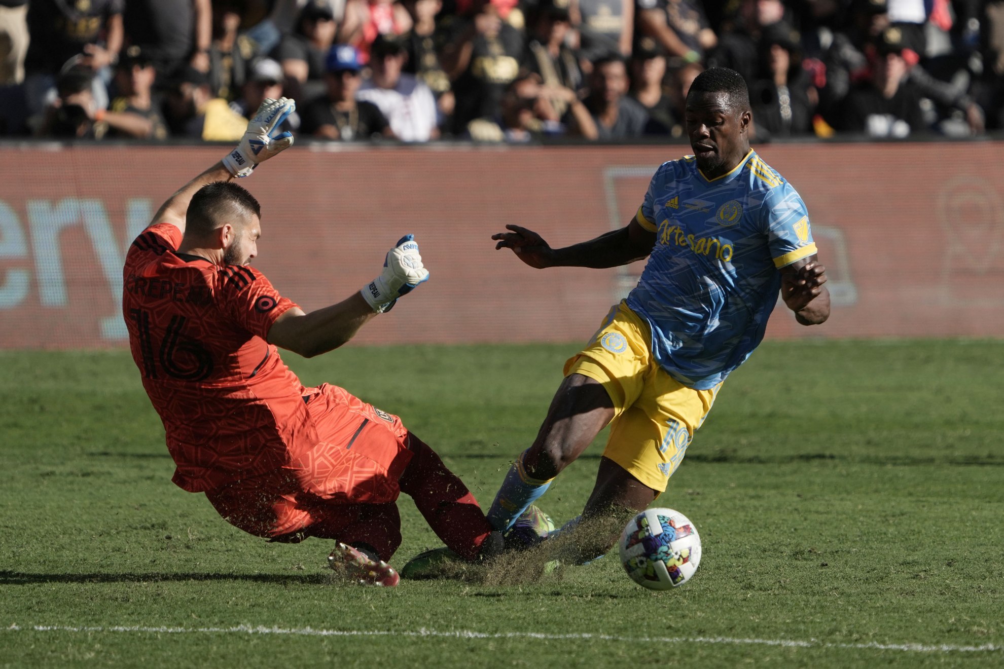 Agridulce día para Maxime Crépeau en el juego por la MLS Cup | Reuters