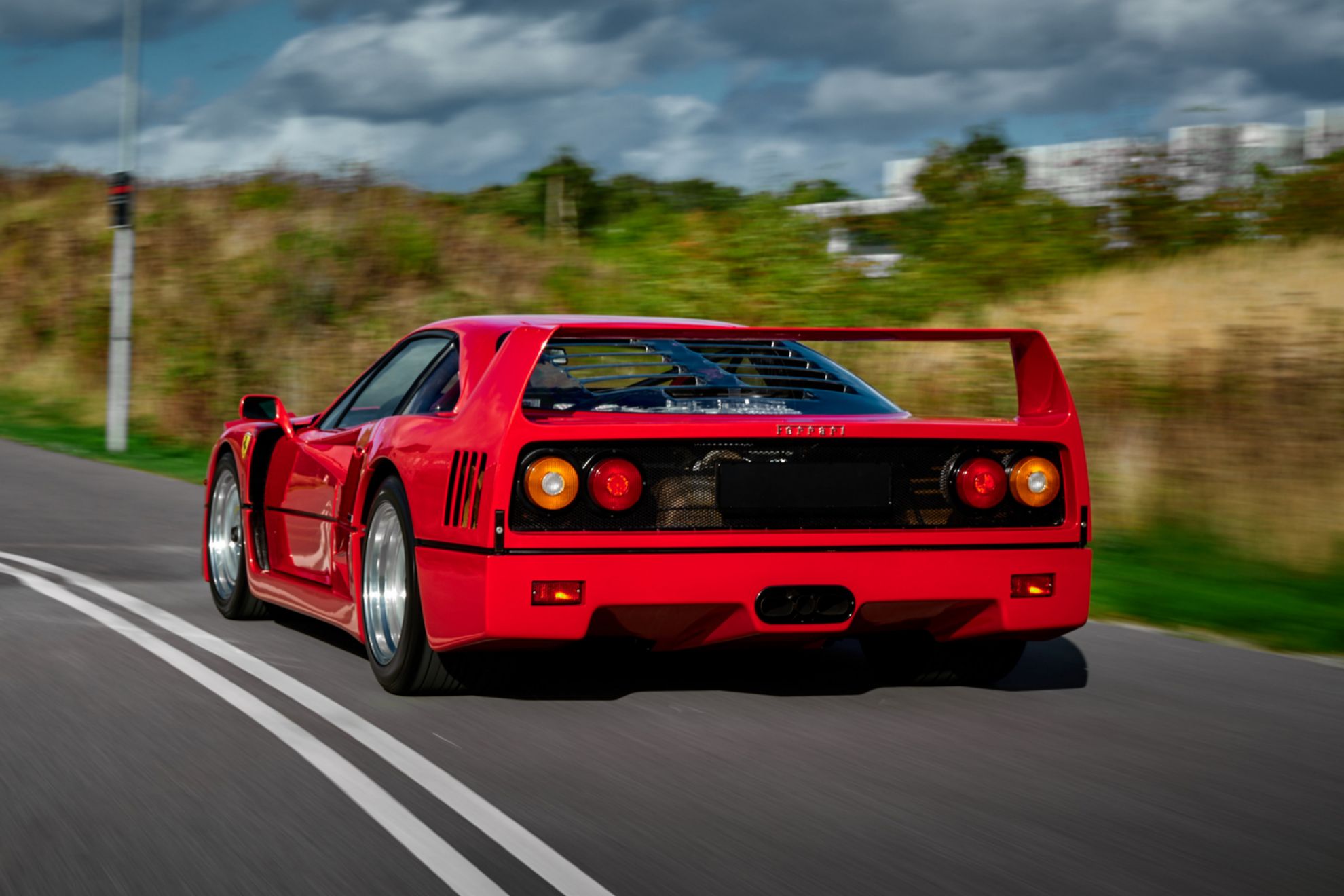 Este Ferrari F40 apenas supera los 30.000 kilmetros.