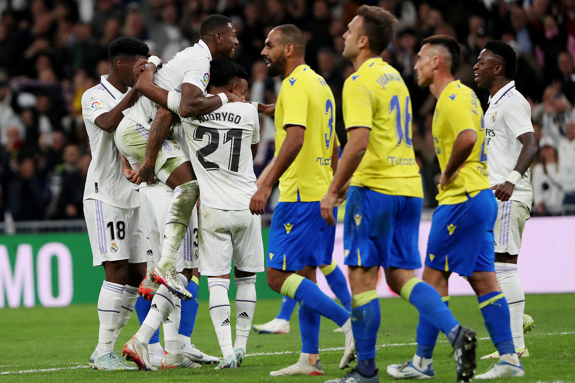 El Real Madrid celebra el primer gol del partido. | Reuters