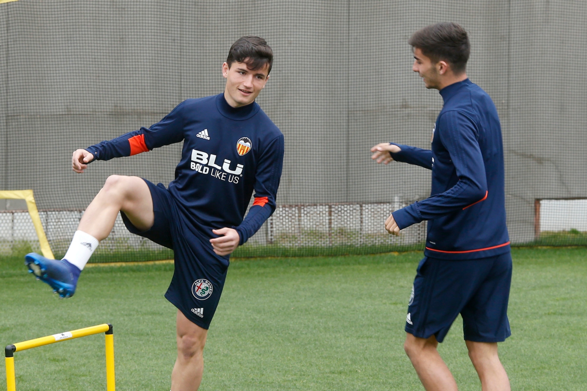 Ferran y Guillamón en un entrenamiento con el Valencia.