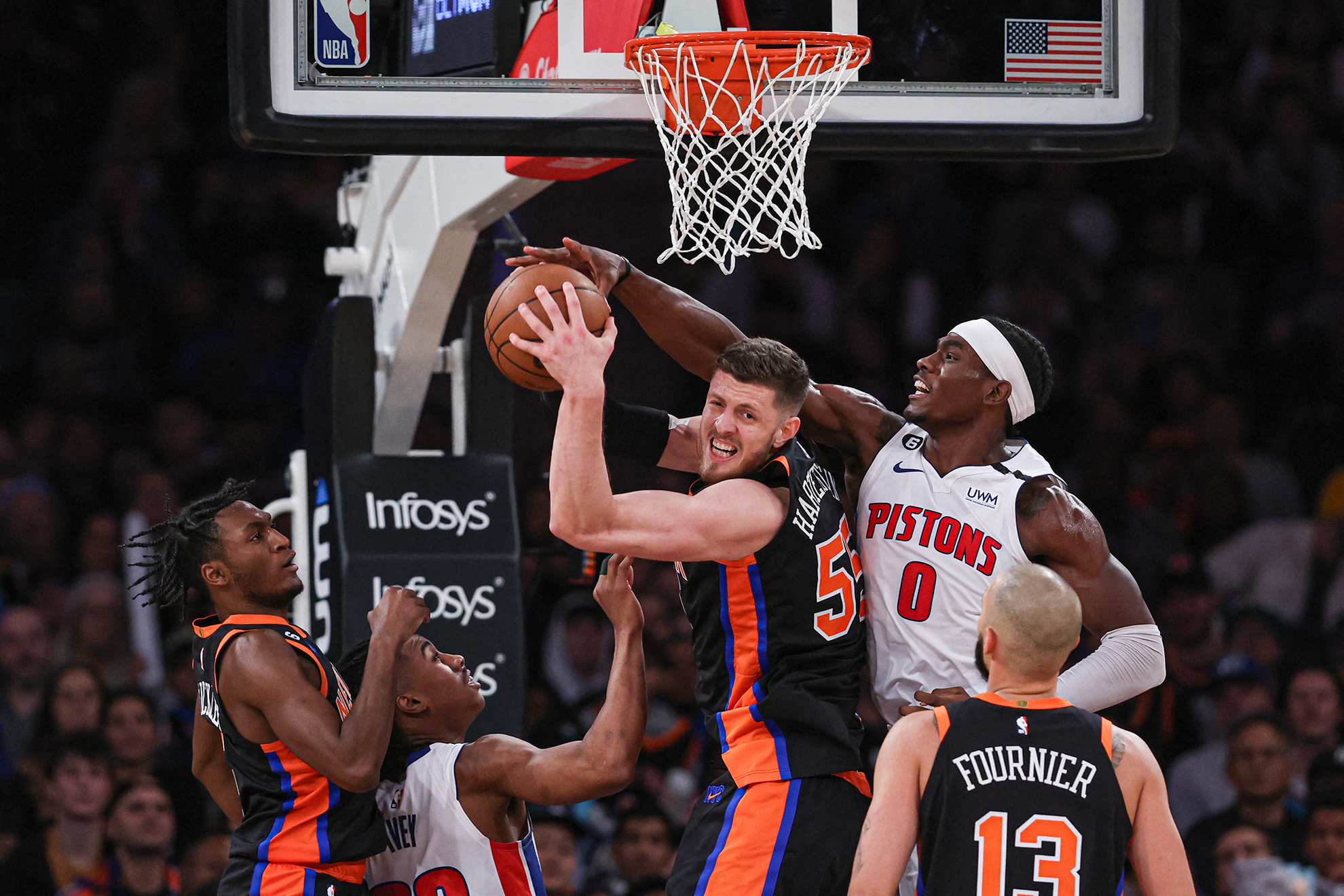 Knicks logra vencer a Pistons en el último cuarto. Reuters