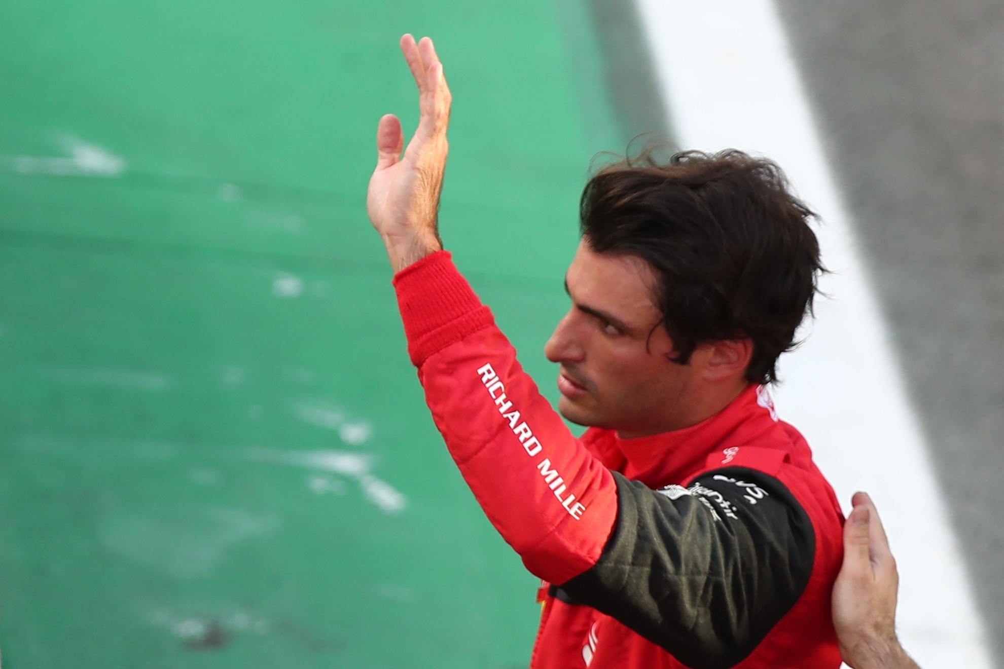 Carlos Sainz celebrando el segundo puesto en la Sprint