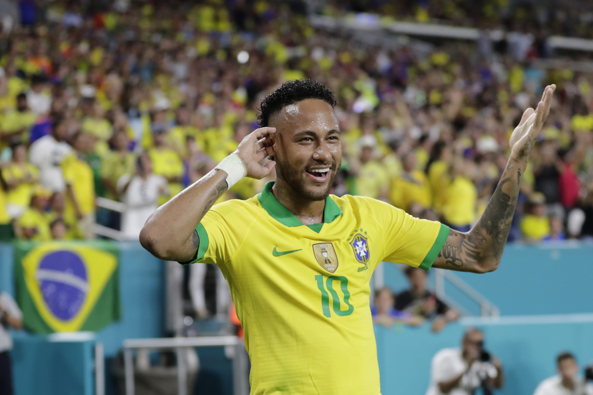World Cup 2022: Neymar's insane first touch: He controls a ball