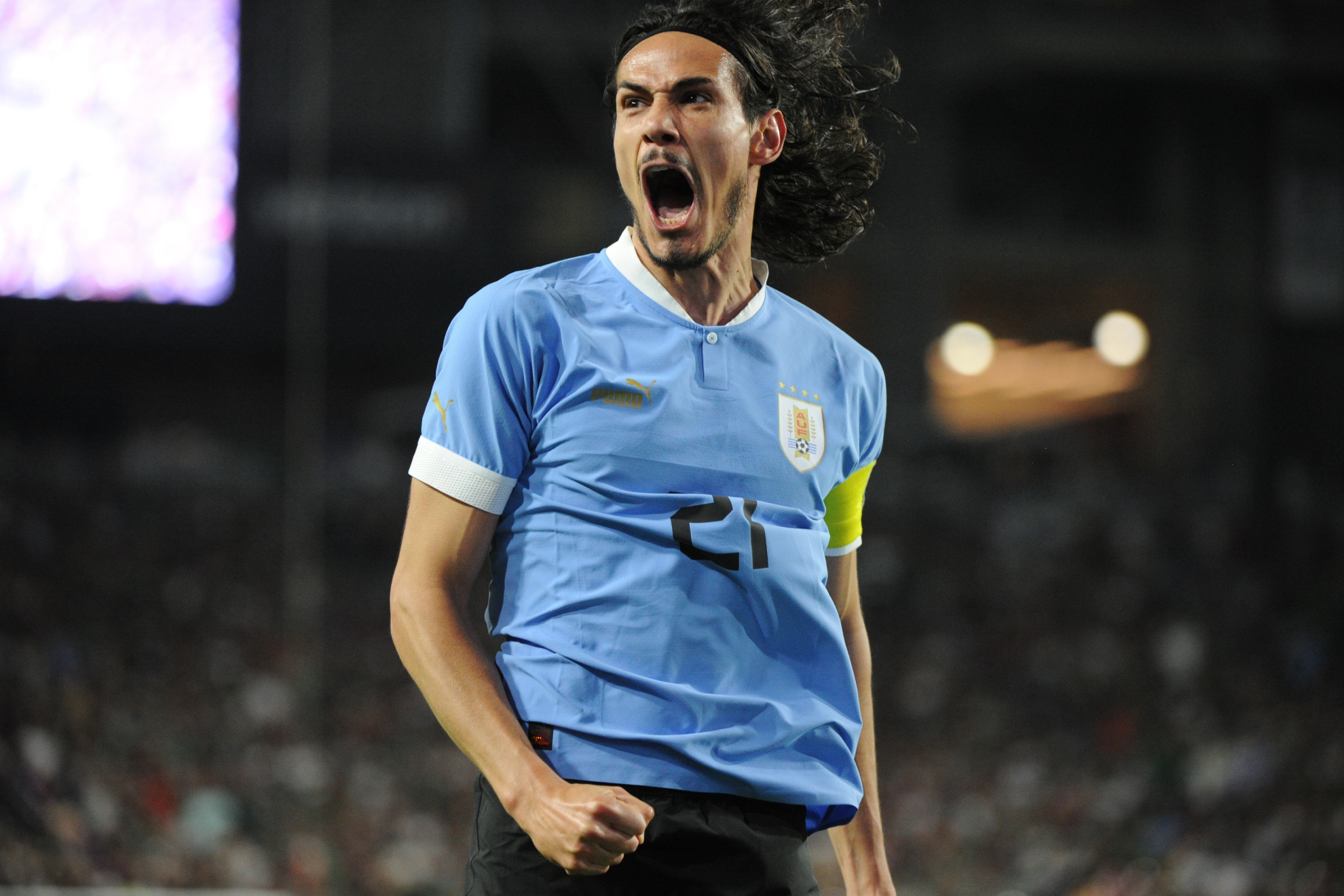 Cavani celebrando un gol con Uruguay / EFE