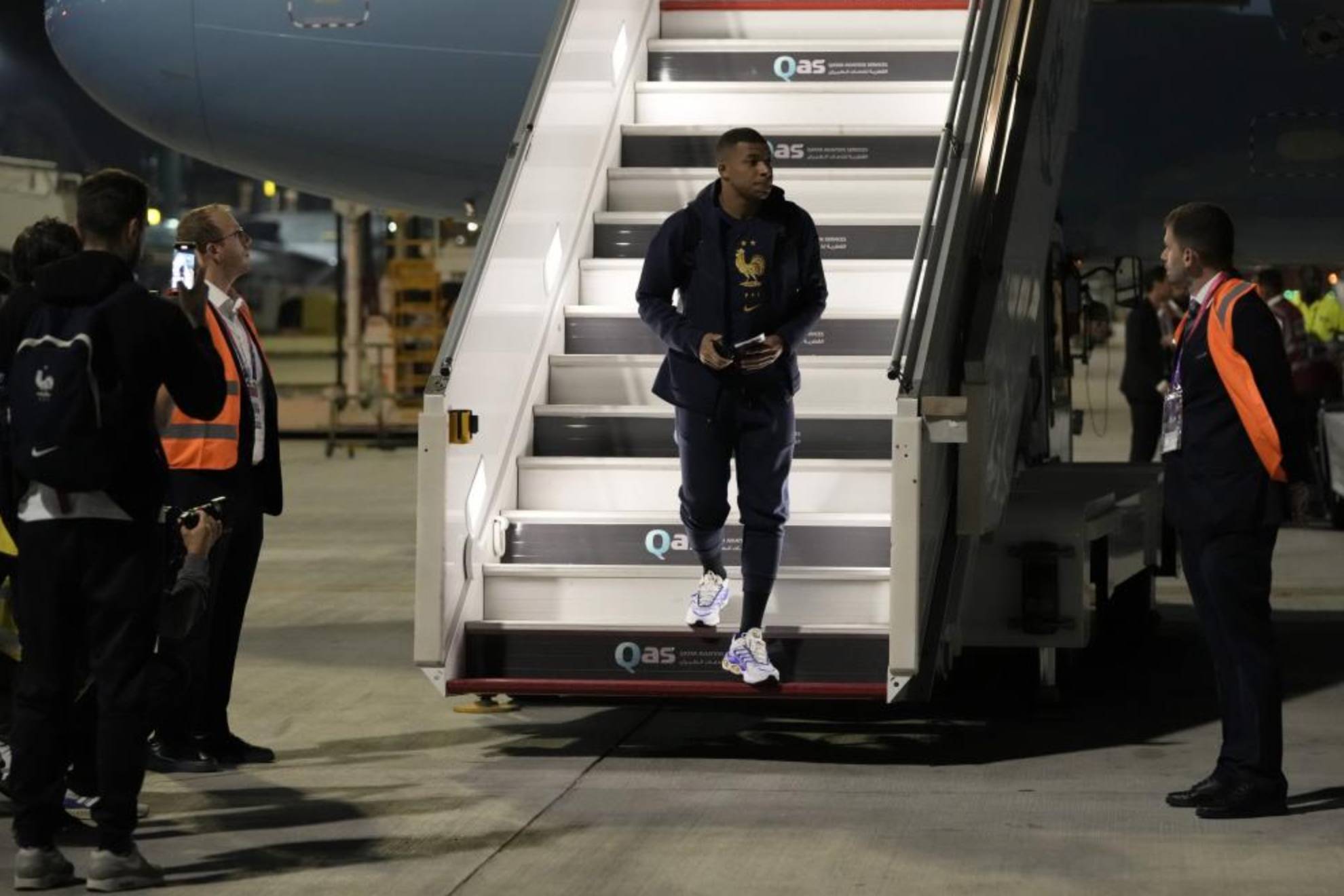 Mbappe lands in Qatar