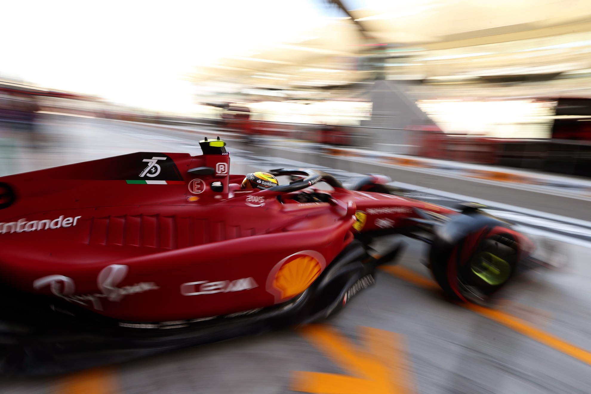 El coche de Charles Leclerc durante la primera sesión de libres en Abu Dhabi