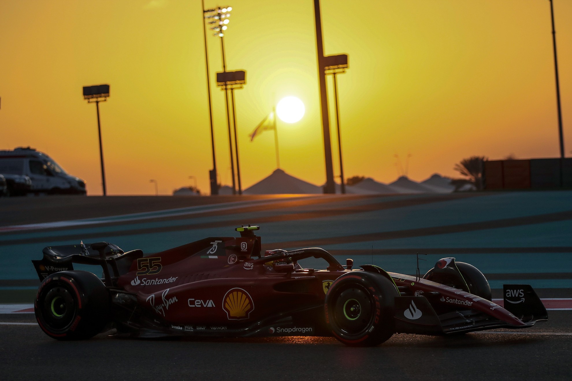 Carlos Sainz en la segunda sesión de Libres en Abu Dhabi