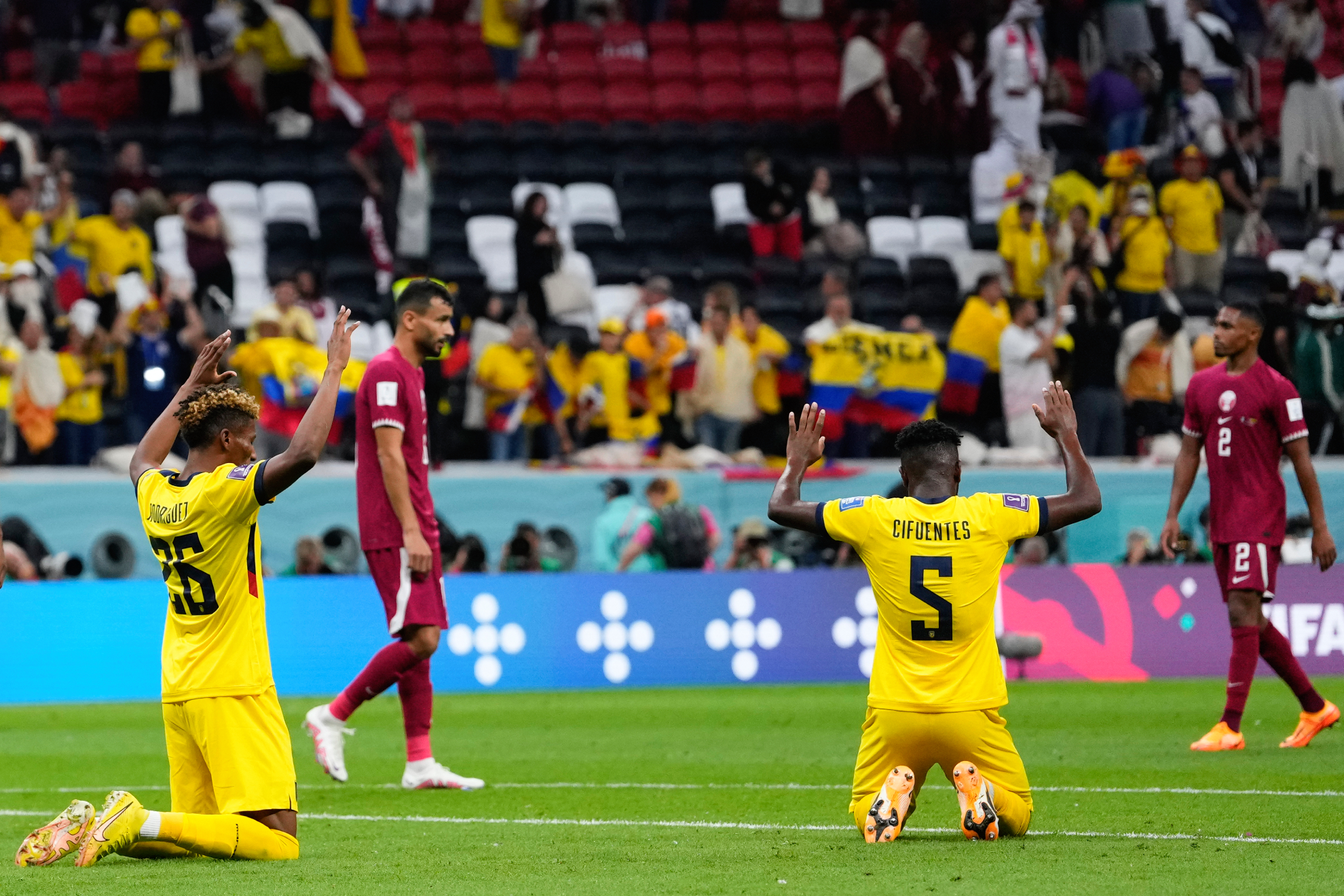 Kevin Rodríguez y Cifuentes, de Ecuador, tras ganar a Qatar