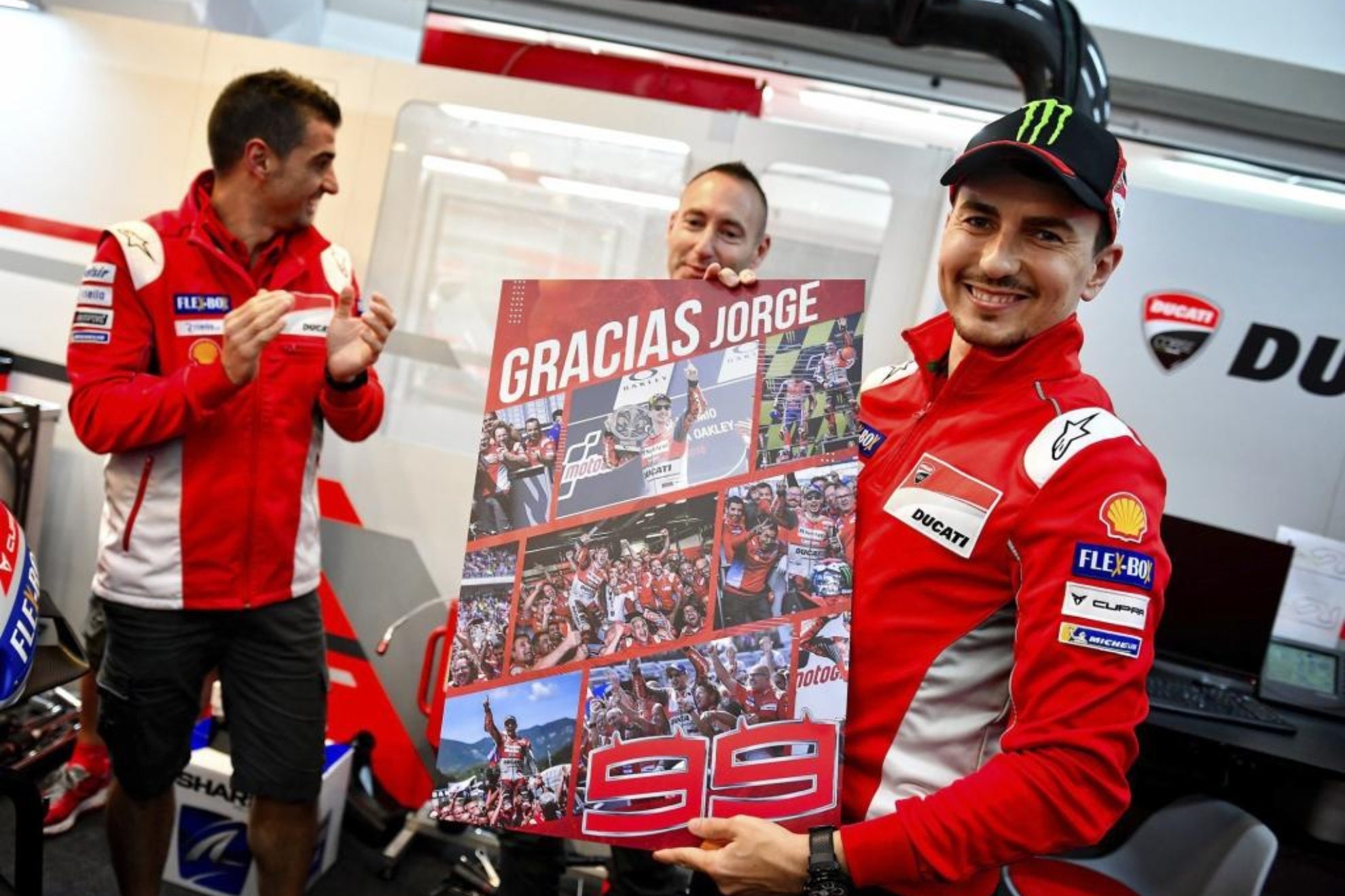 Jorge Lorenzo, en Valencia, en su adiós a Ducati.