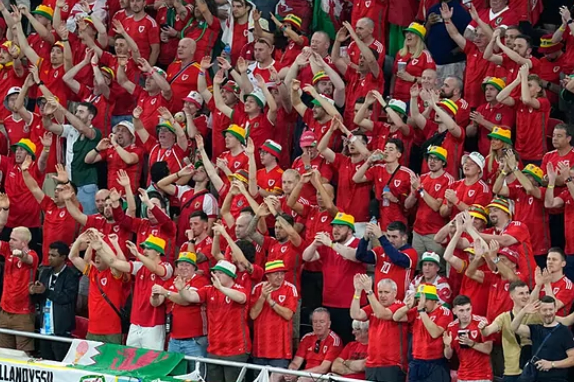 Welsh fans heckle the USMNT by chanting "Mexico, Mexico, Mexico" to throw them off balance