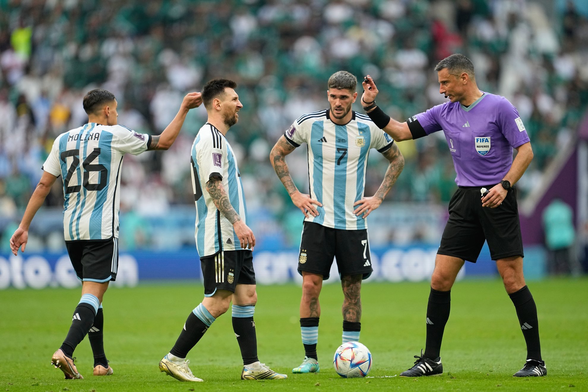Los jugadores de Argentina en el partido contra Arabia Saudí