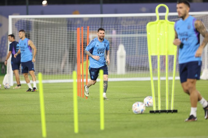 Lionel Messi in Argentina training