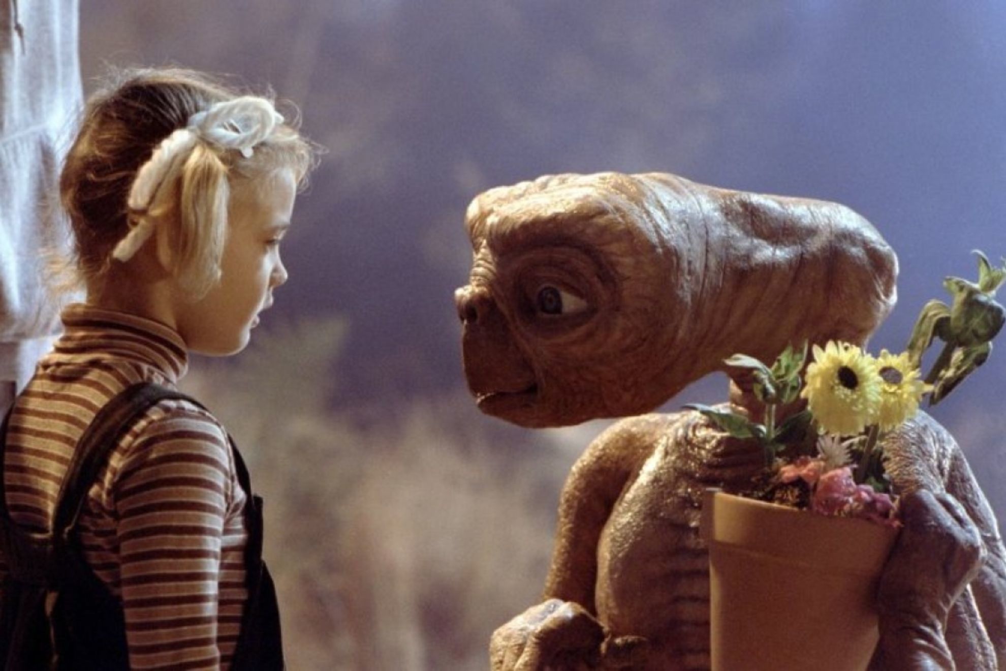 Steven Spielberg 'mantenía vivo' a 'E.T.' durante el rodaje porque Drew Barrymore pensaba que era real