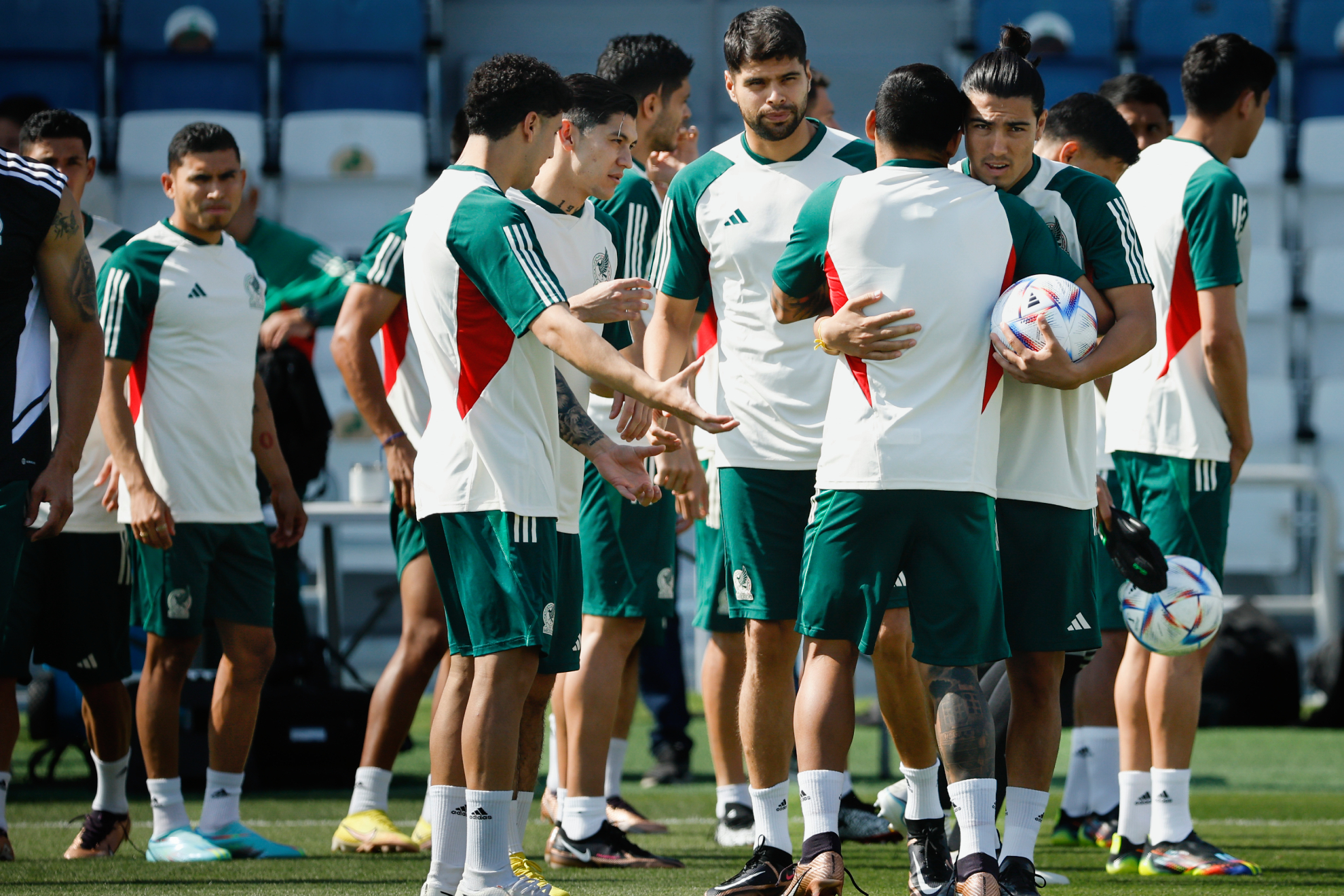 Los jugadores de la selección de México, durante un entrenamiento.
