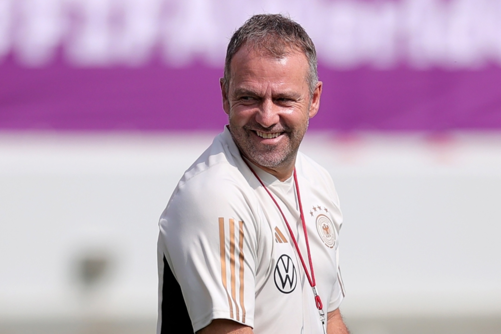 Hansi Flick, en un entrenamiento con Alemania en Qatar 2022.