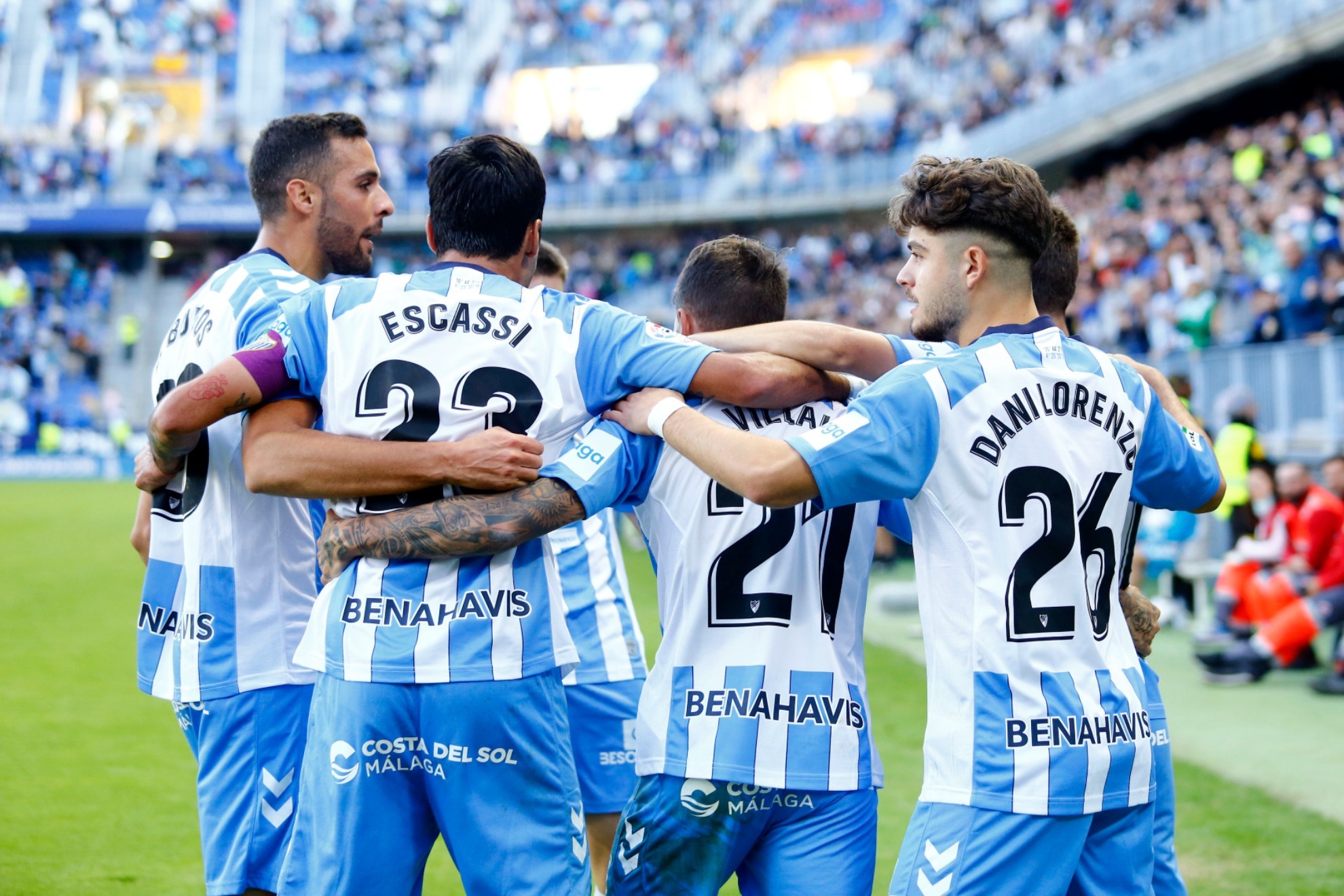 Los jugadores del Málaga celebran el único gol de la tarde que les dio la victoria / MARILU BAEZ