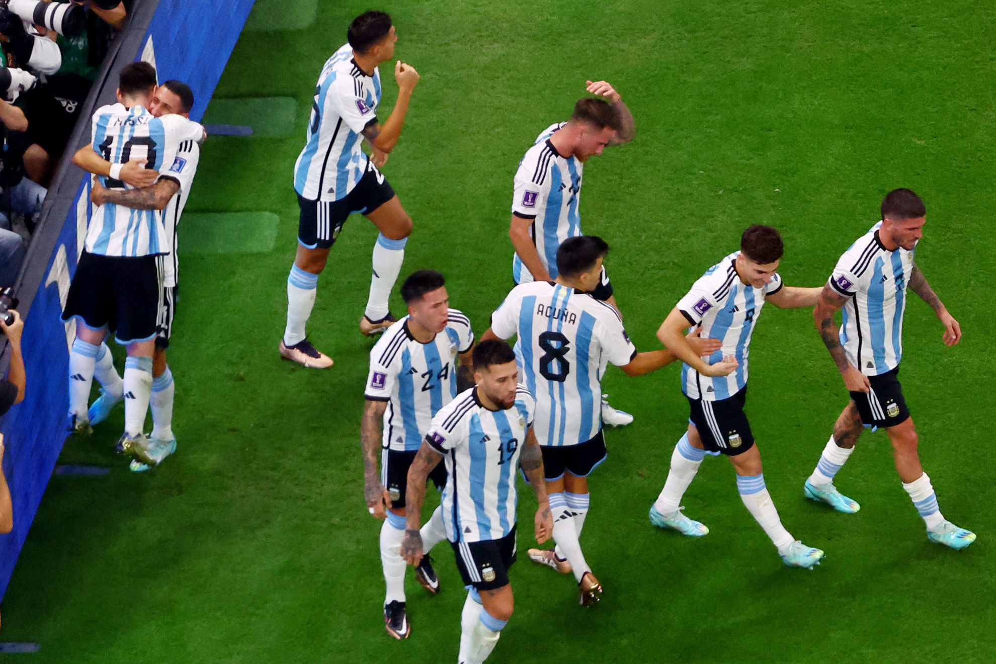 Argentina celebra con todo el triunfo ante México. | Reuters