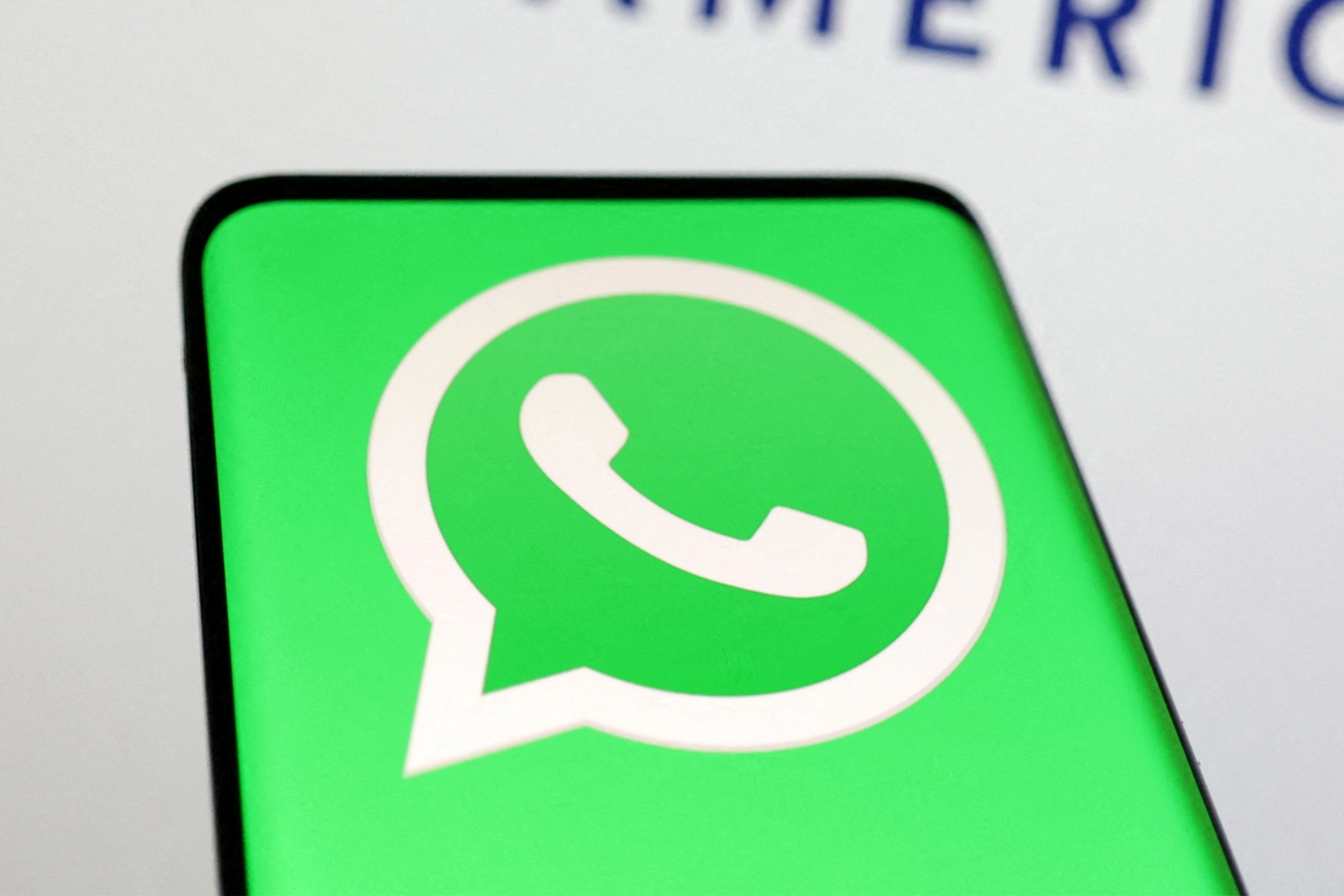 Todo lo que tienes que saber de la última versión del famoso WhatsApp Azul | Reuters