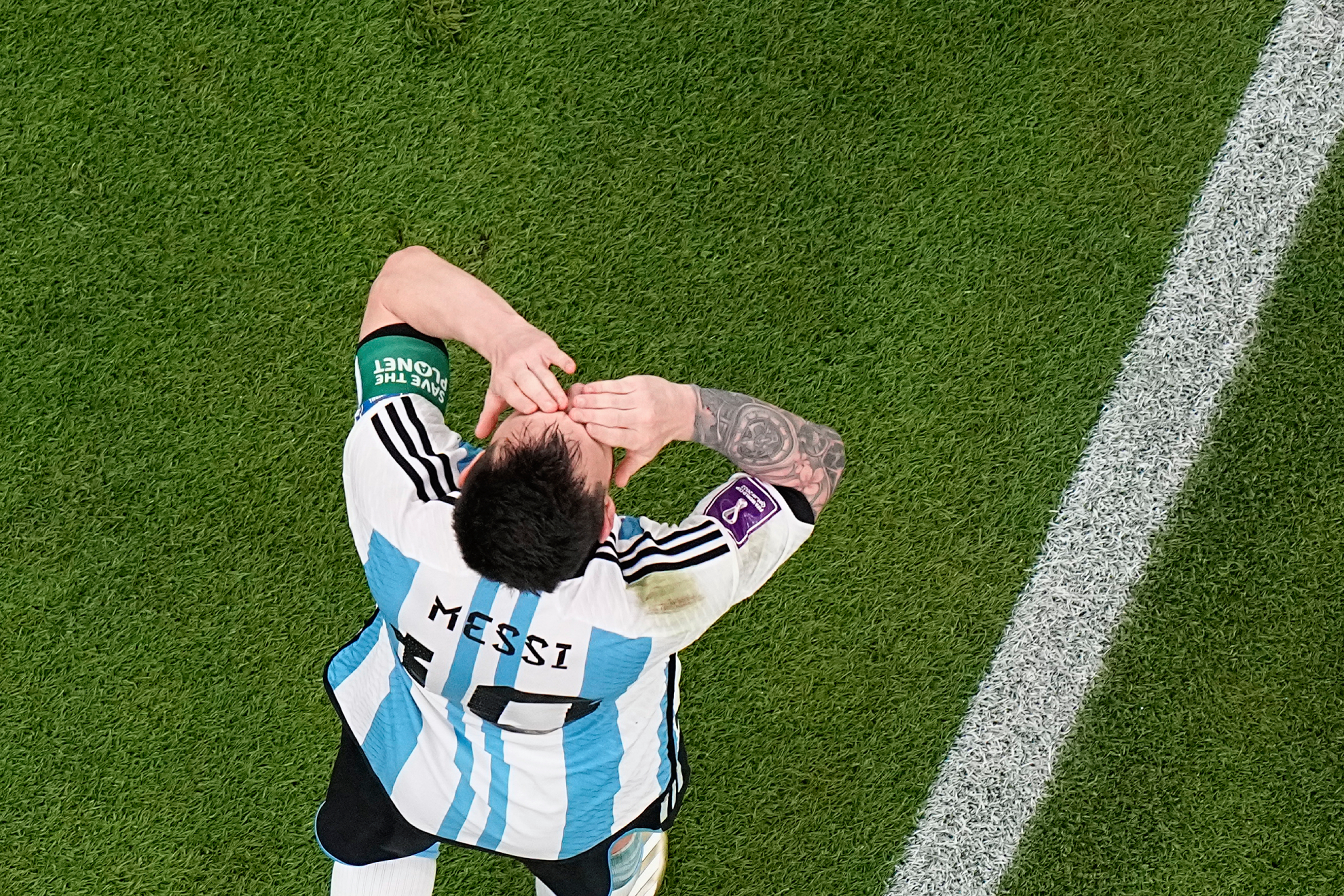 Messi celebra su gol ante México.