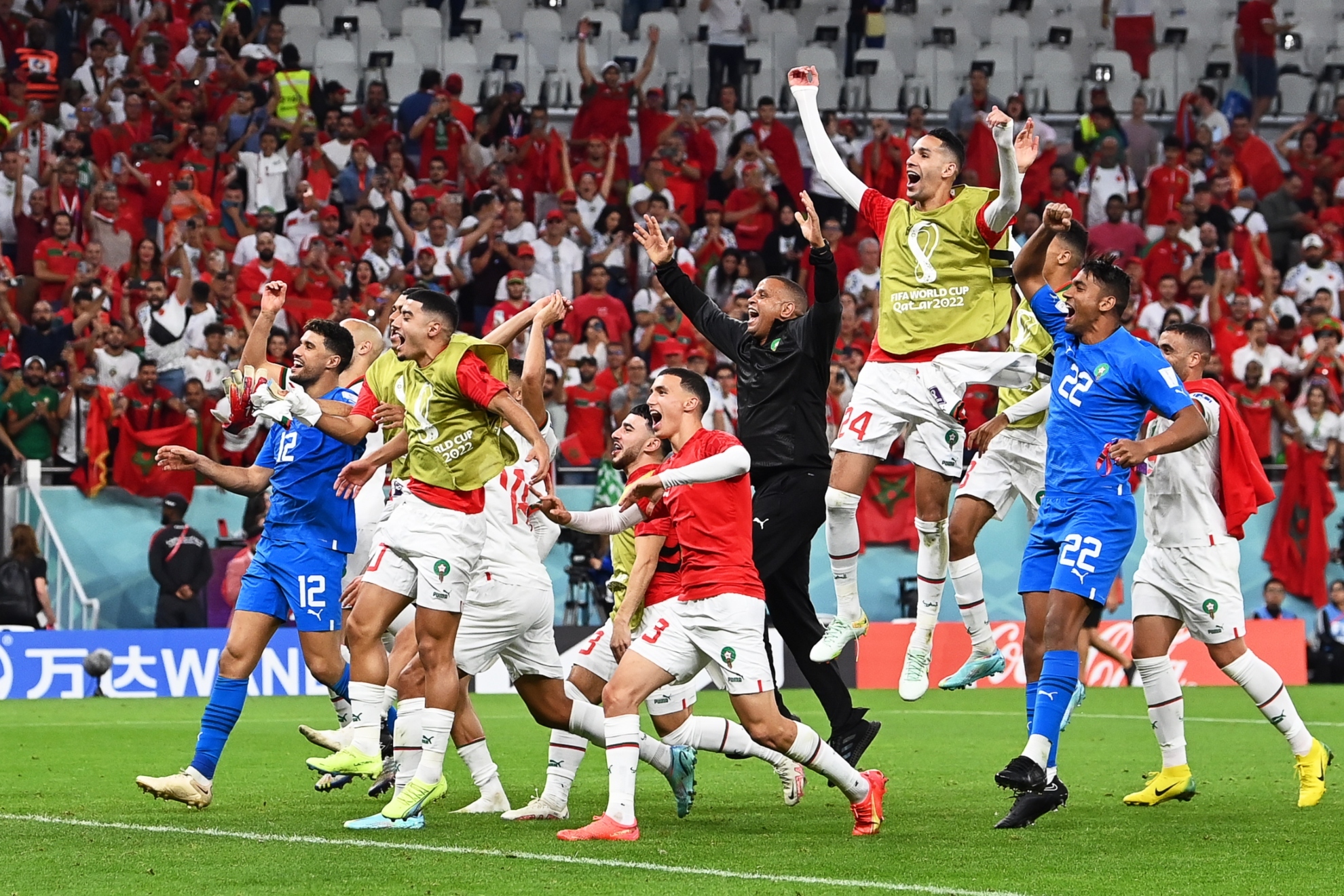 Los jugadores de Marruecos celebran su victoria sobre Bélgica.