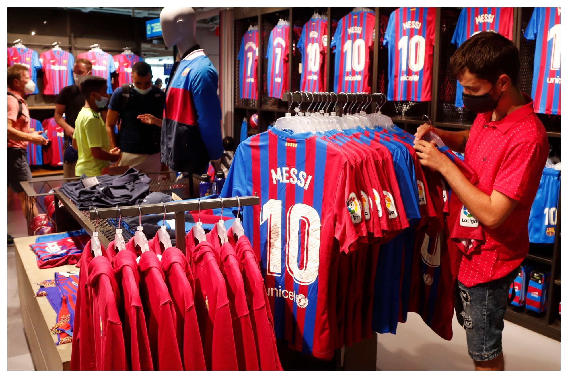 Imagen de archivo de una tienda del FC Barcelona.