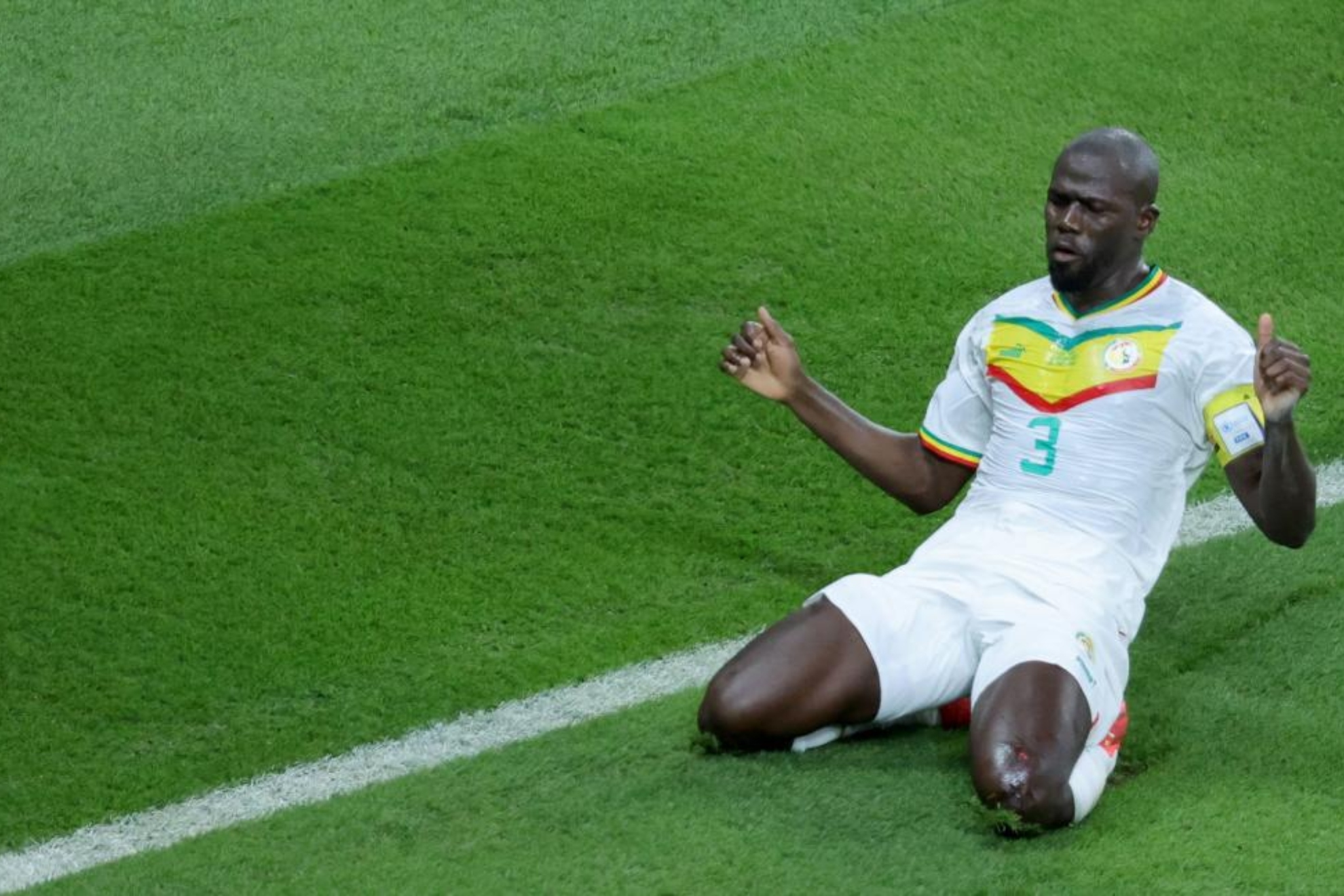Kalidou Koulibaly celebra el gol que da el pase a los octavos a Senegal.