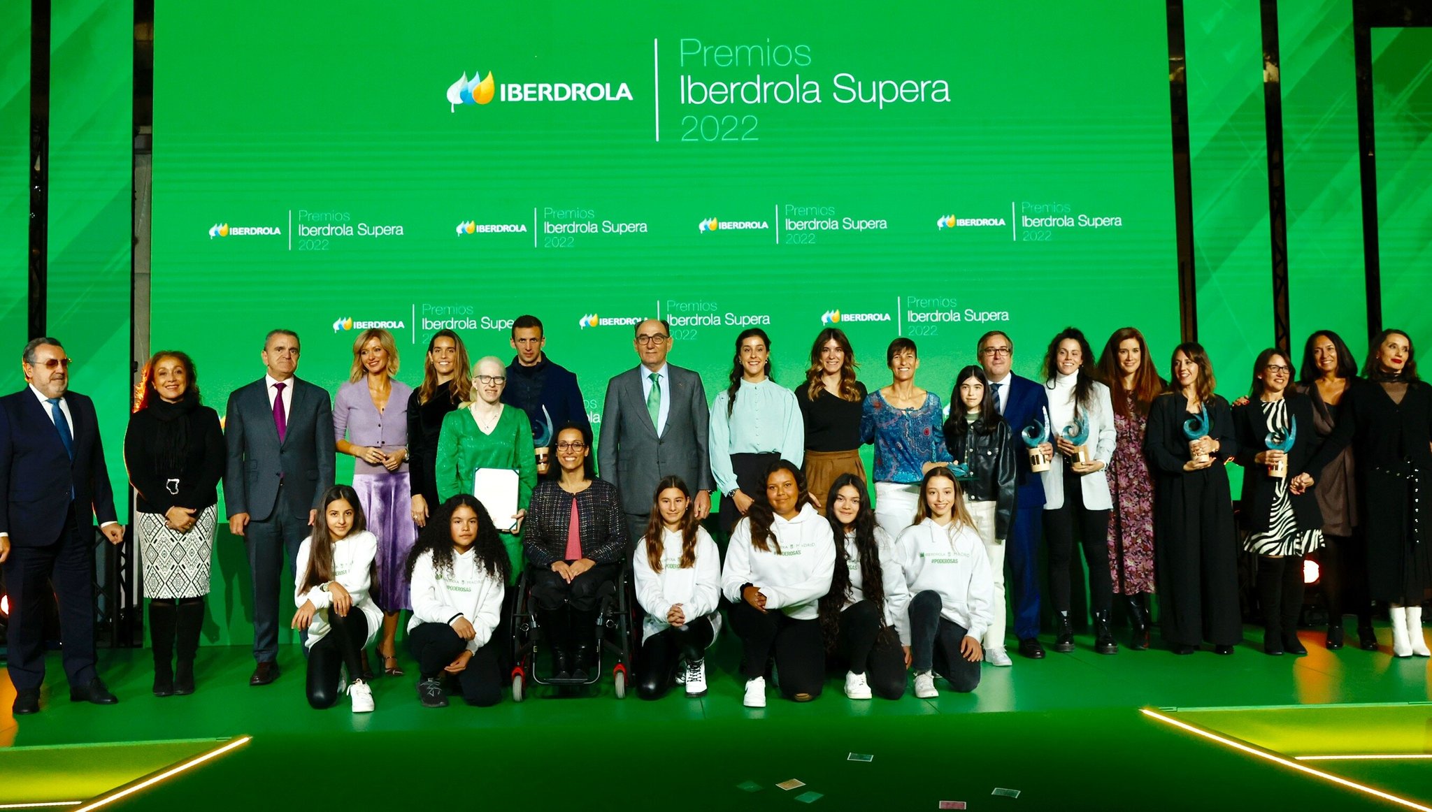 Foto de familia de premiados y participantes / Foto: Iberdrola