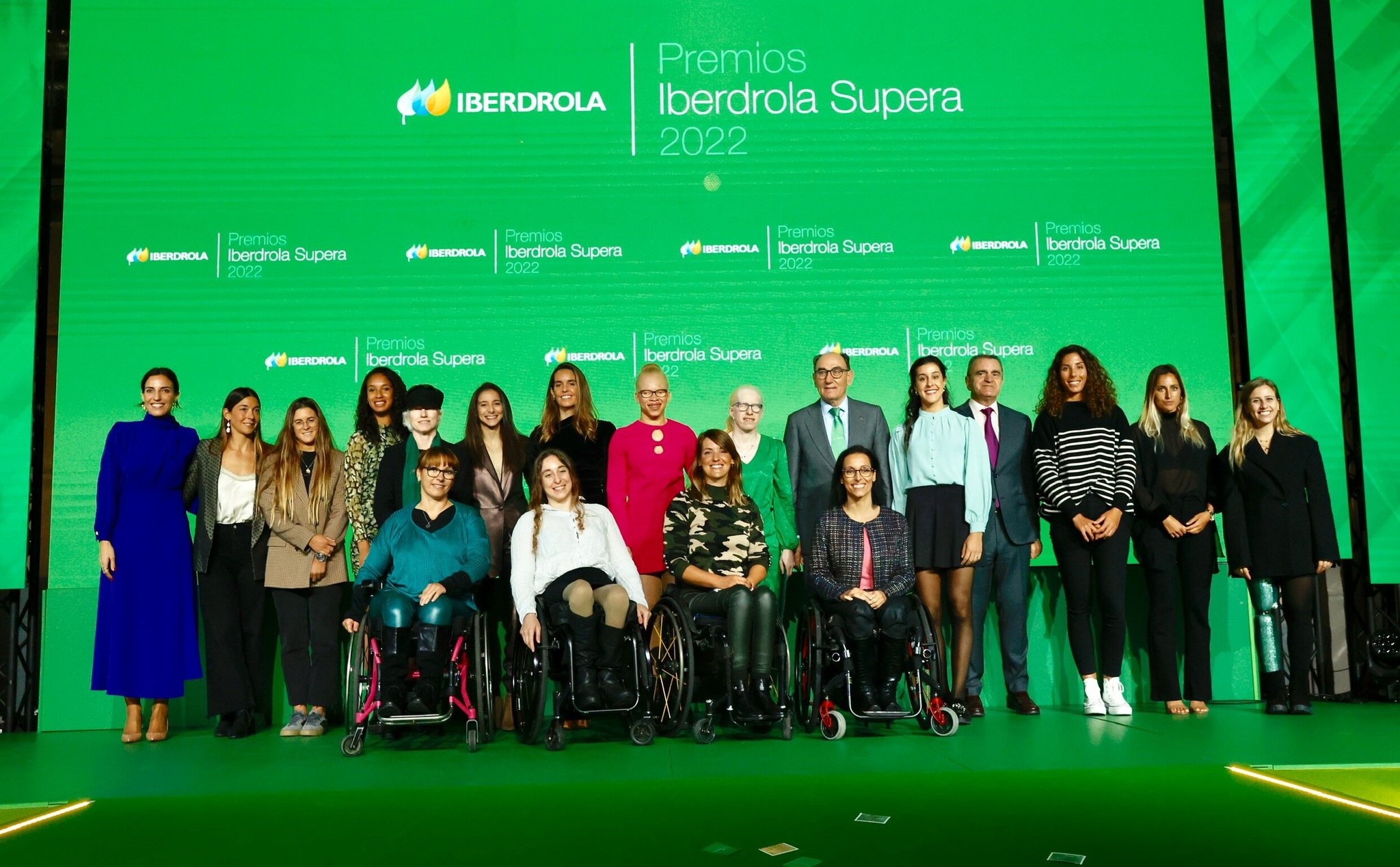 Ignacio Galán con las deportistas patrocinadas por Iberdrola / Foto: Iberdrola