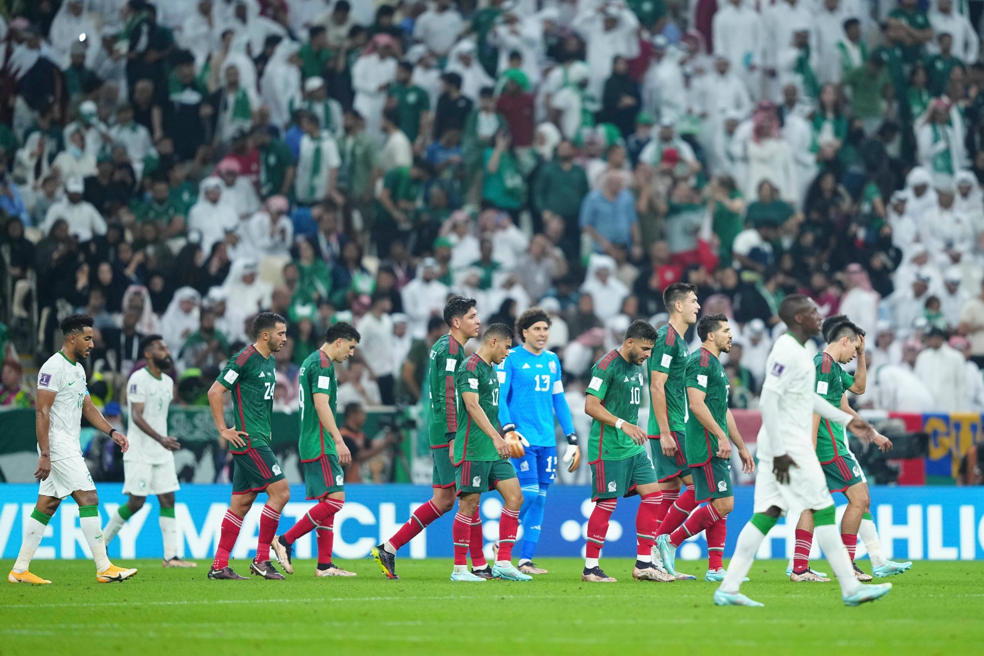 Uriel Antuna deja escapar el tercer gol ante Arabia