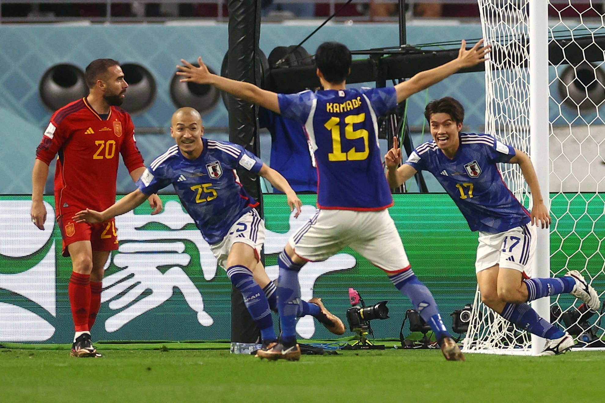 Japón vence 2-1 a España y elimina a Alemania del Mundial | Reuters