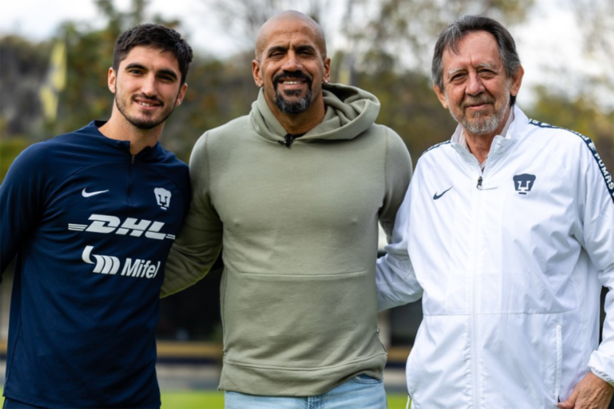 Juan Sebastián Verón visita el entrenamiento de Pumas. Instagram