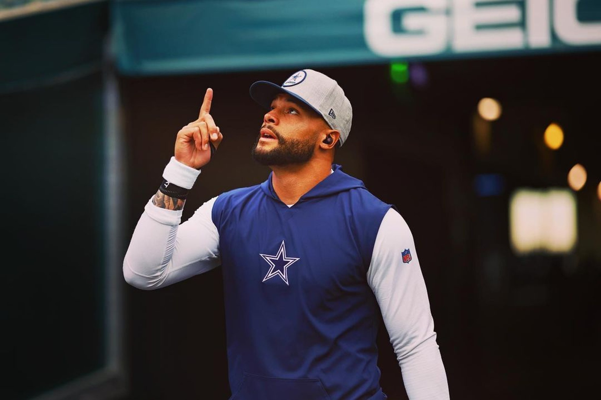Dak Prescott on Jerry Jones controversial photo: 'Ask Jerry, I don't have  the answers'