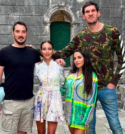 The NBA's most lopsided couple: When size doesn't matter and 63 centimeters  is nothing - Boban Marjanovic (2.24 m) and Milica Krstic (1.61