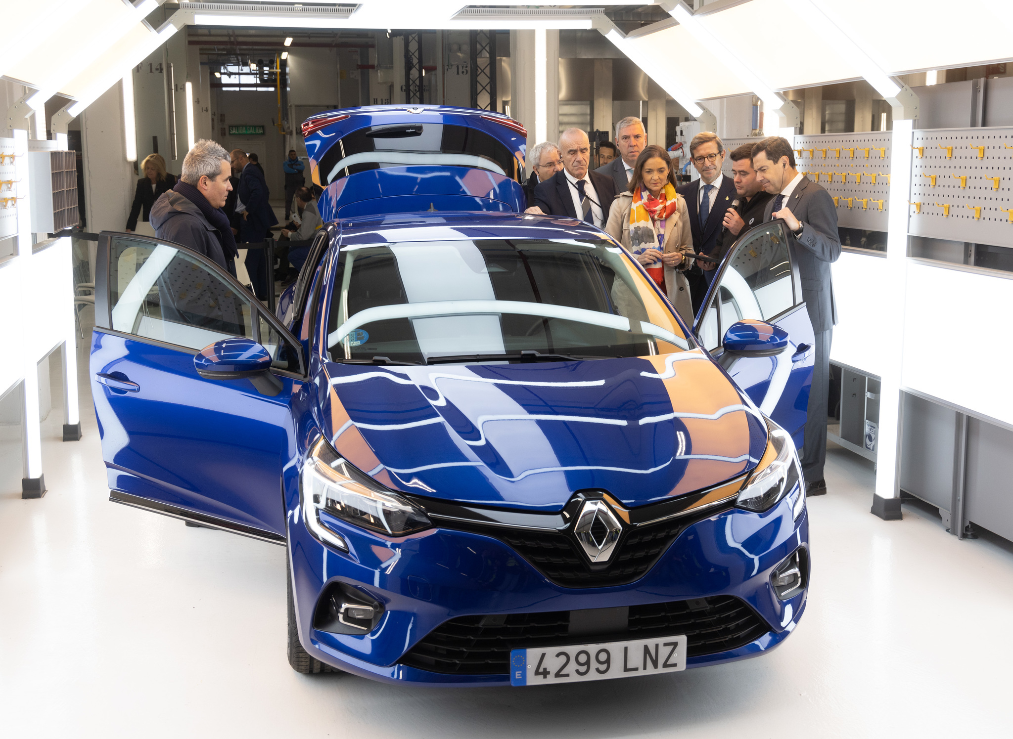 En Renault Refactory Sevilla se reacondicionarán vehículos usados de diferentes marcas.
