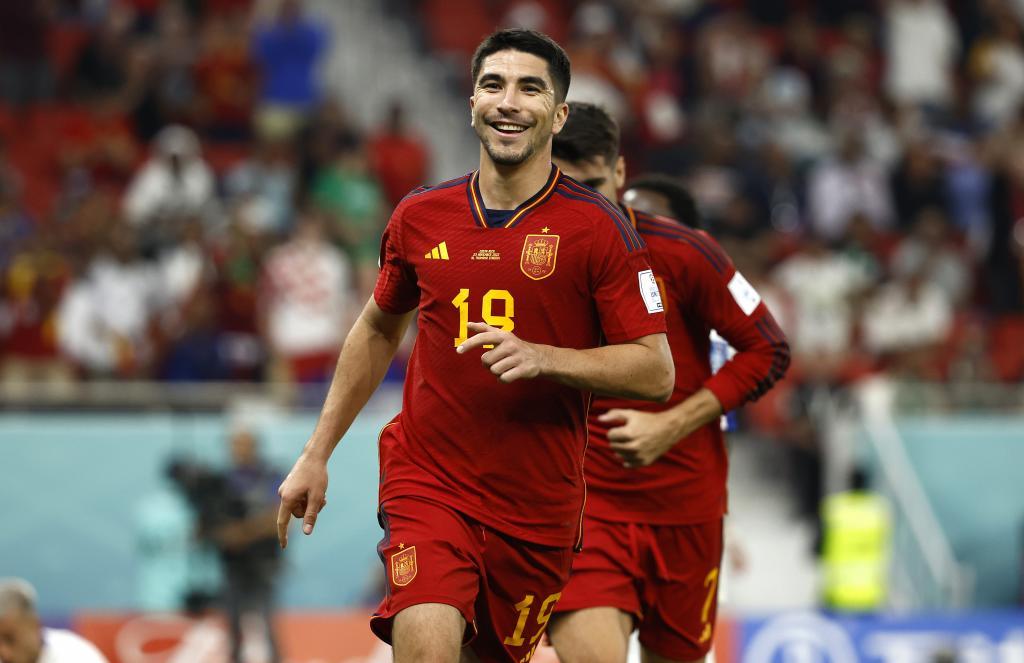 Carlos Soler celebra el gol a Costa Rica en el estreno de España en Qatar 2022.