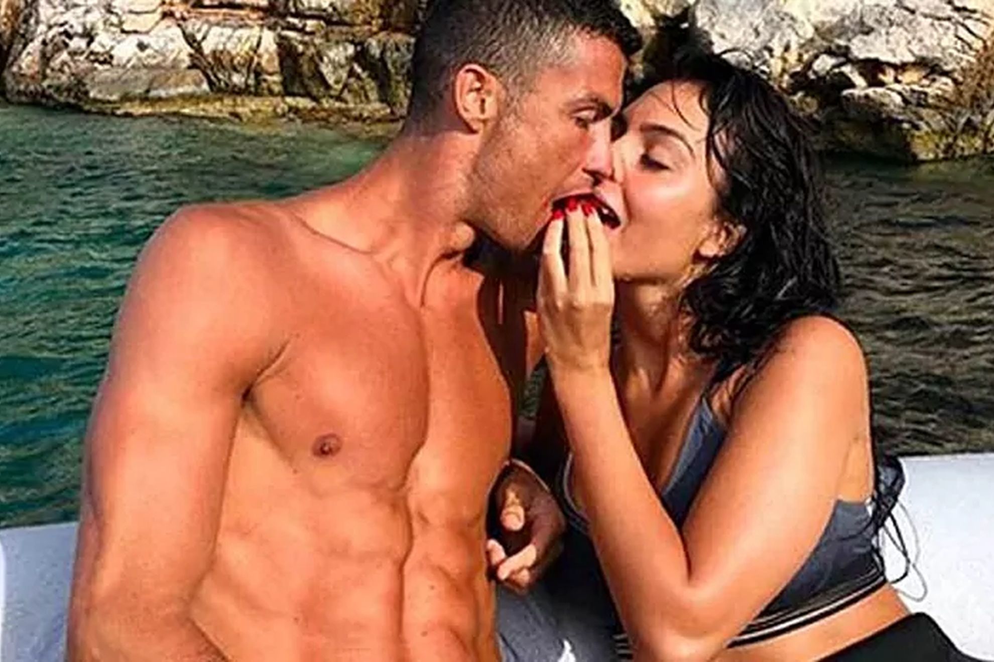 Georgina Rodriguez shares bikini photo from Qatar and reunites with Cristiano Ronaldo on his day off