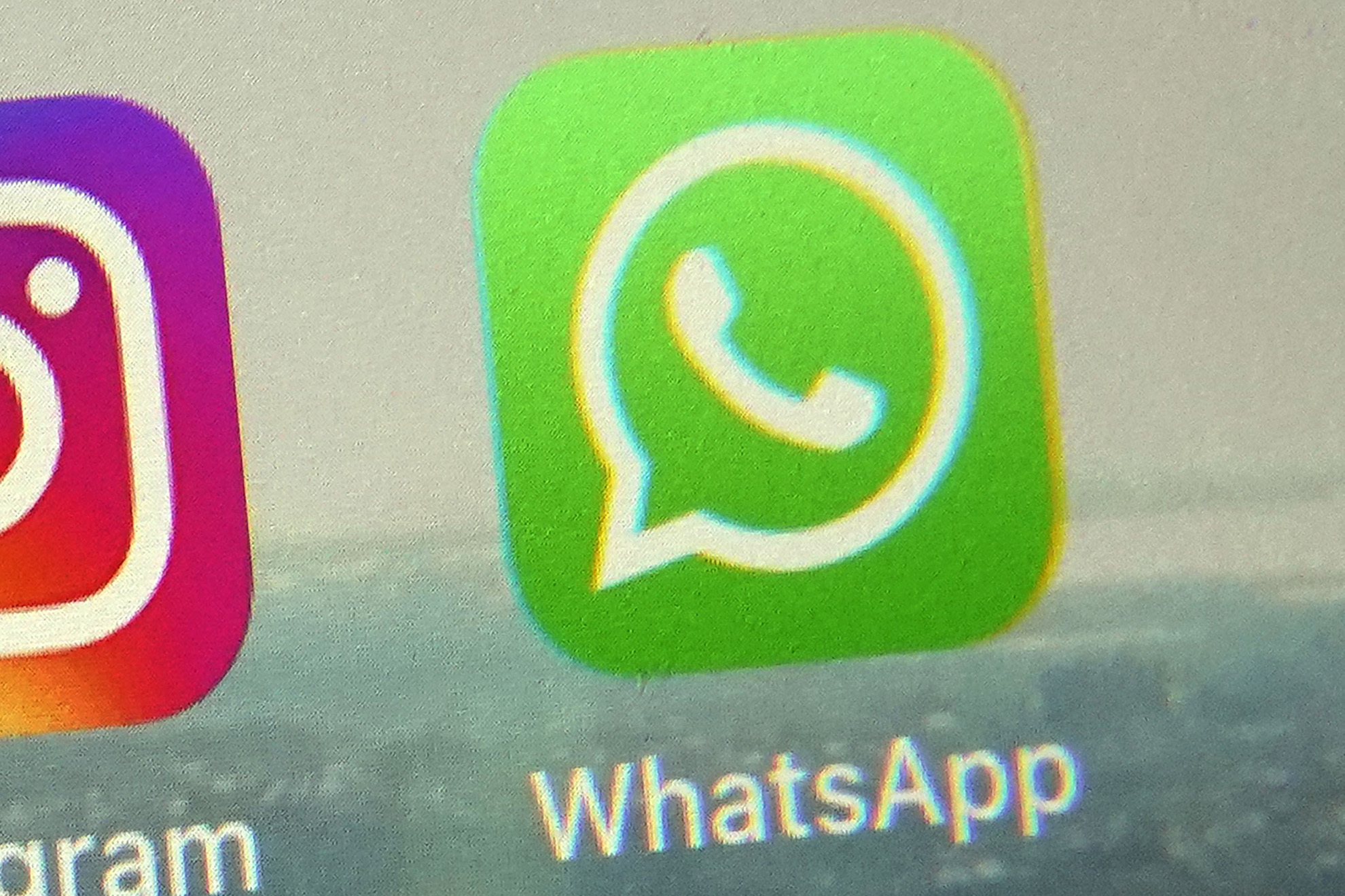 ¿Cómo activar tu WhatsApp navideño y qué beneficios tiene hacerlo? AP