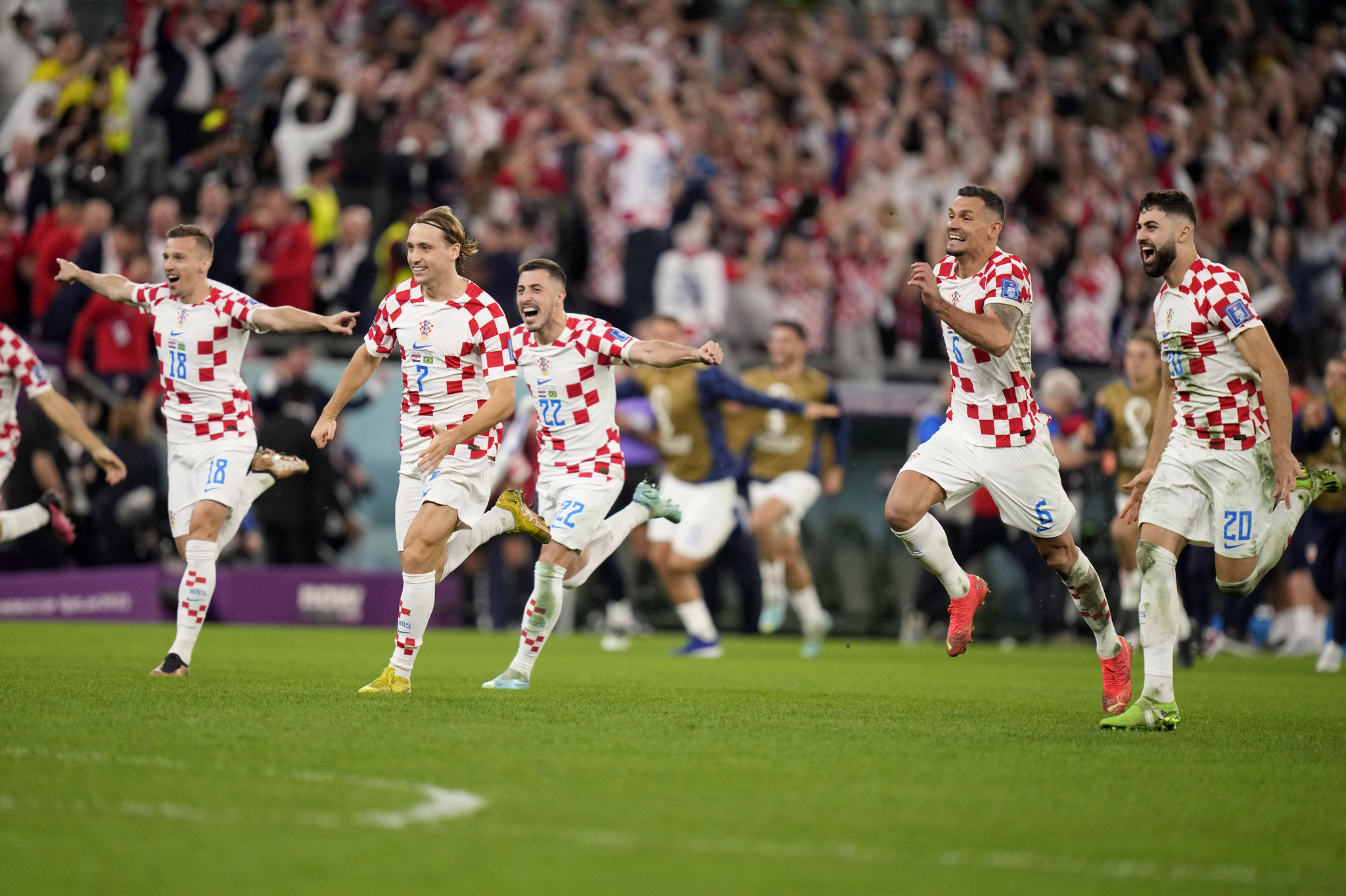 Croatia players celebrate passage to World Cup semi-finals